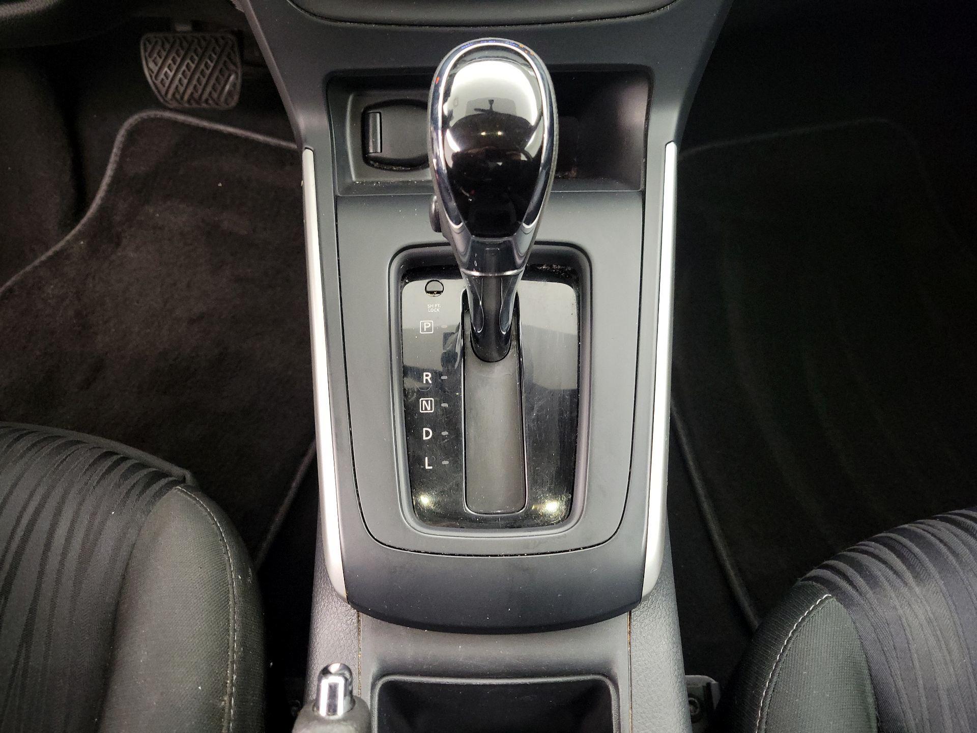 Thumbnail: 2019 Nissan Sentra - 17
