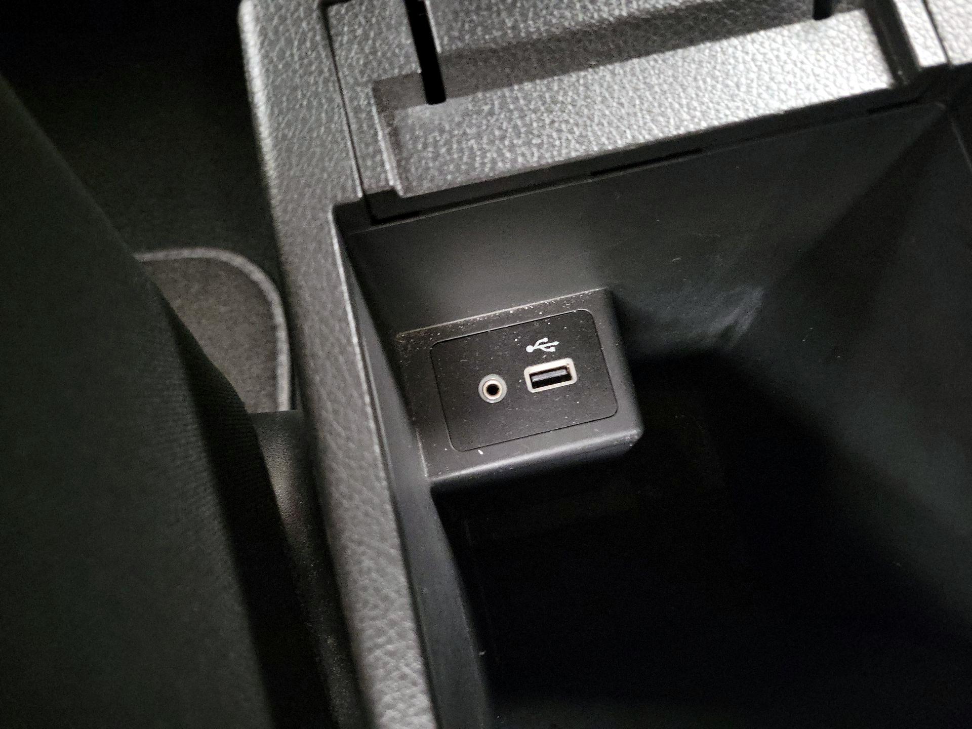 Thumbnail: 2019 Nissan Sentra - 18