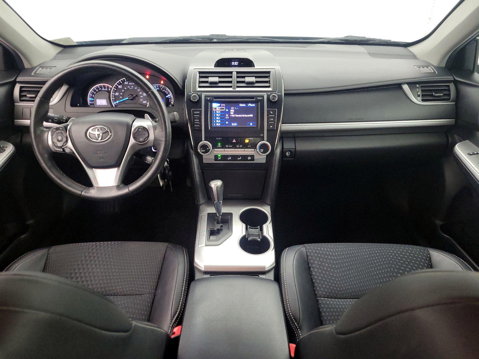 Thumbnail: 2014 Toyota Camry - 9