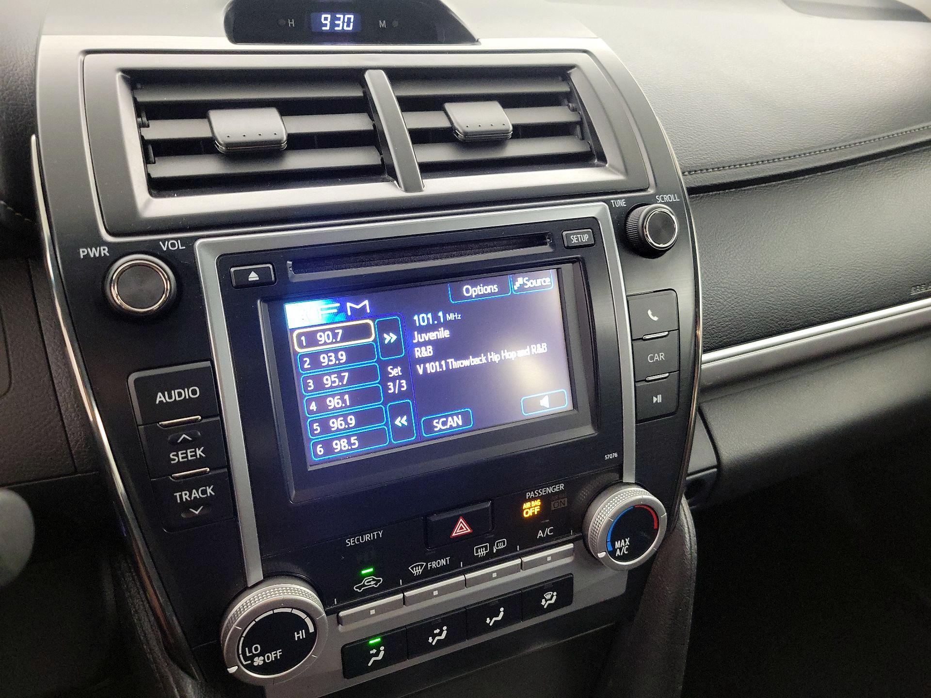 Thumbnail: 2014 Toyota Camry - 14