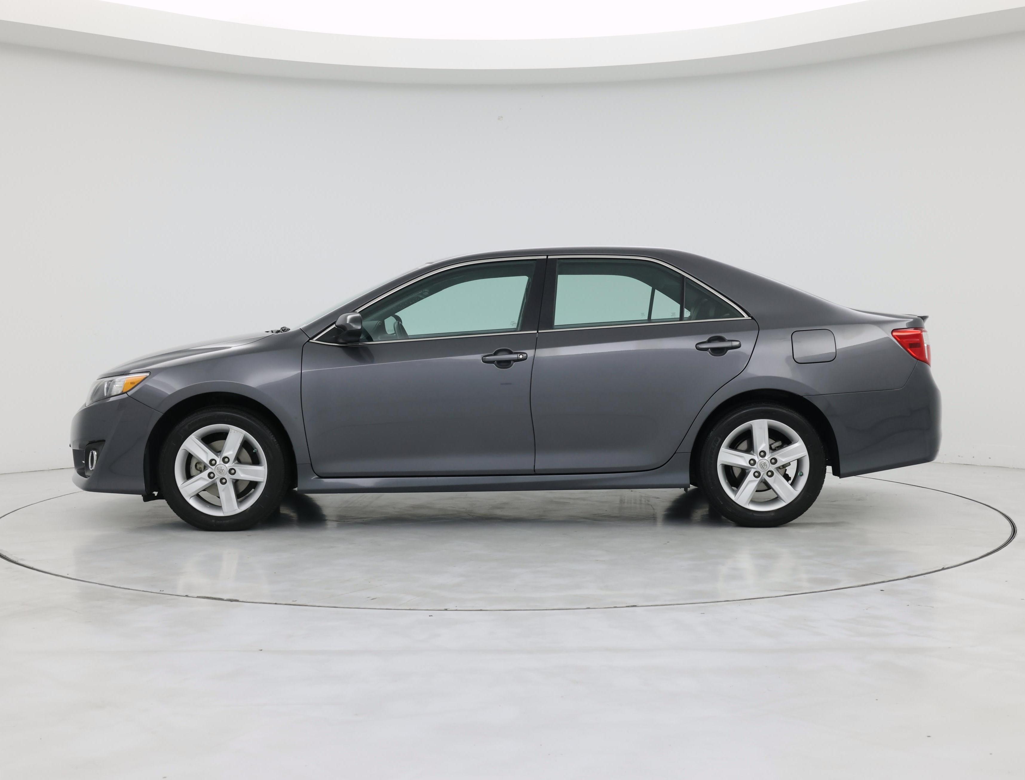Thumbnail: 2014 Toyota Camry - 3