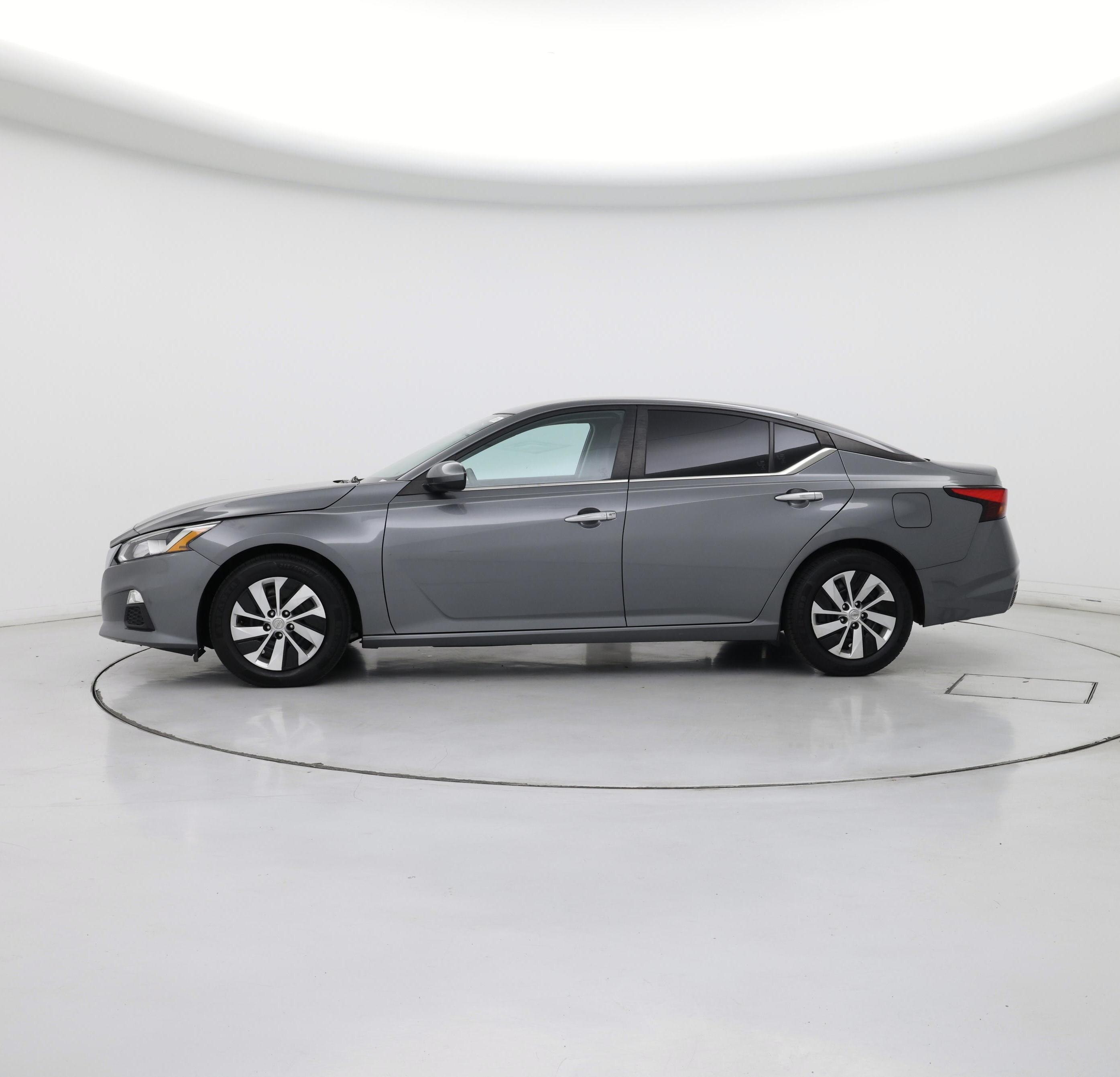 Thumbnail: 2021 Nissan Altima - 3