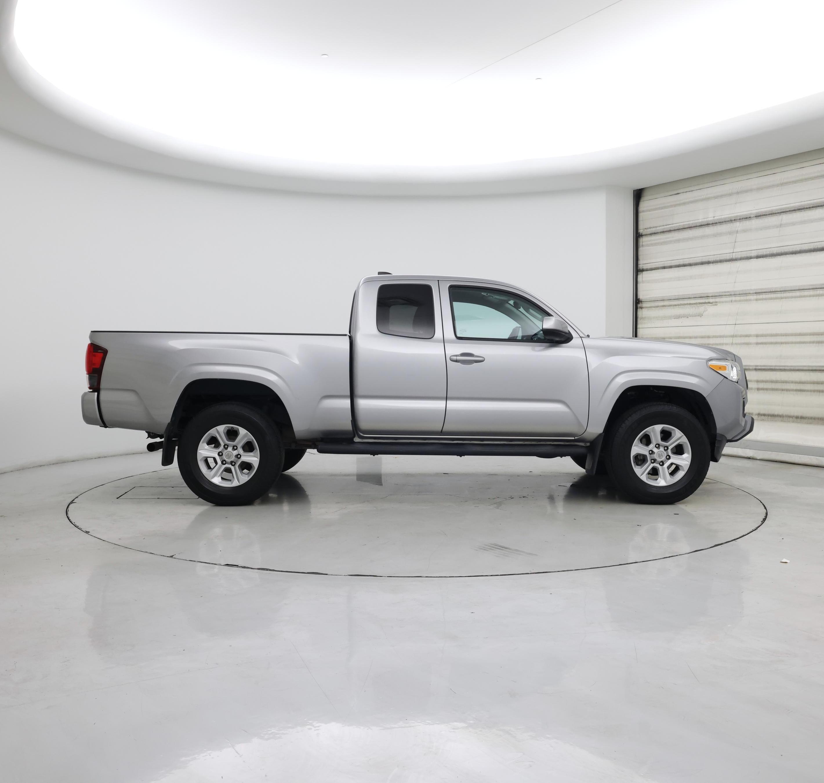 Thumbnail: 2020 Toyota Tacoma - 7