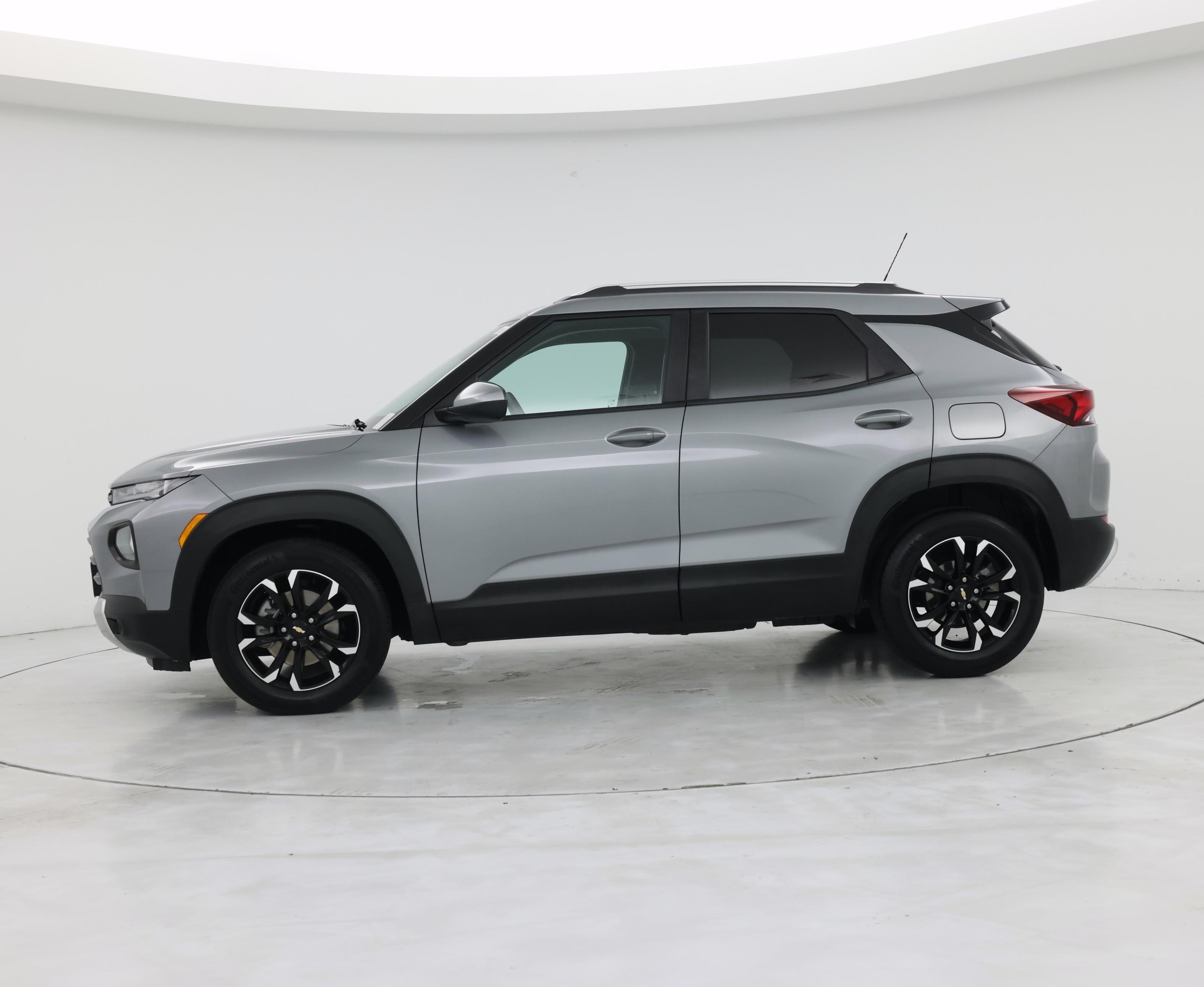 Thumbnail: 2023 Chevrolet TrailBlazer - 3