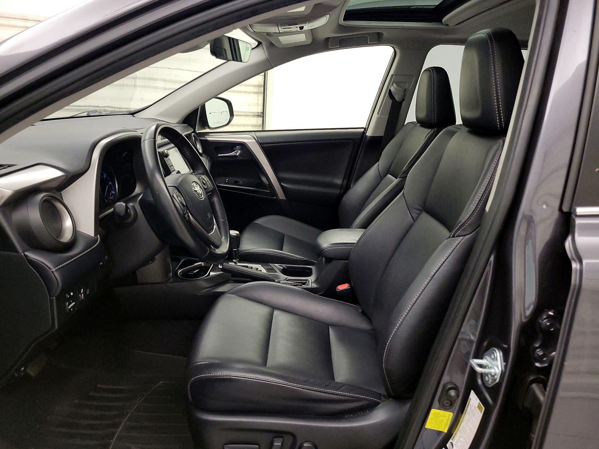 Thumbnail: 2018 Toyota RAV4 - 11