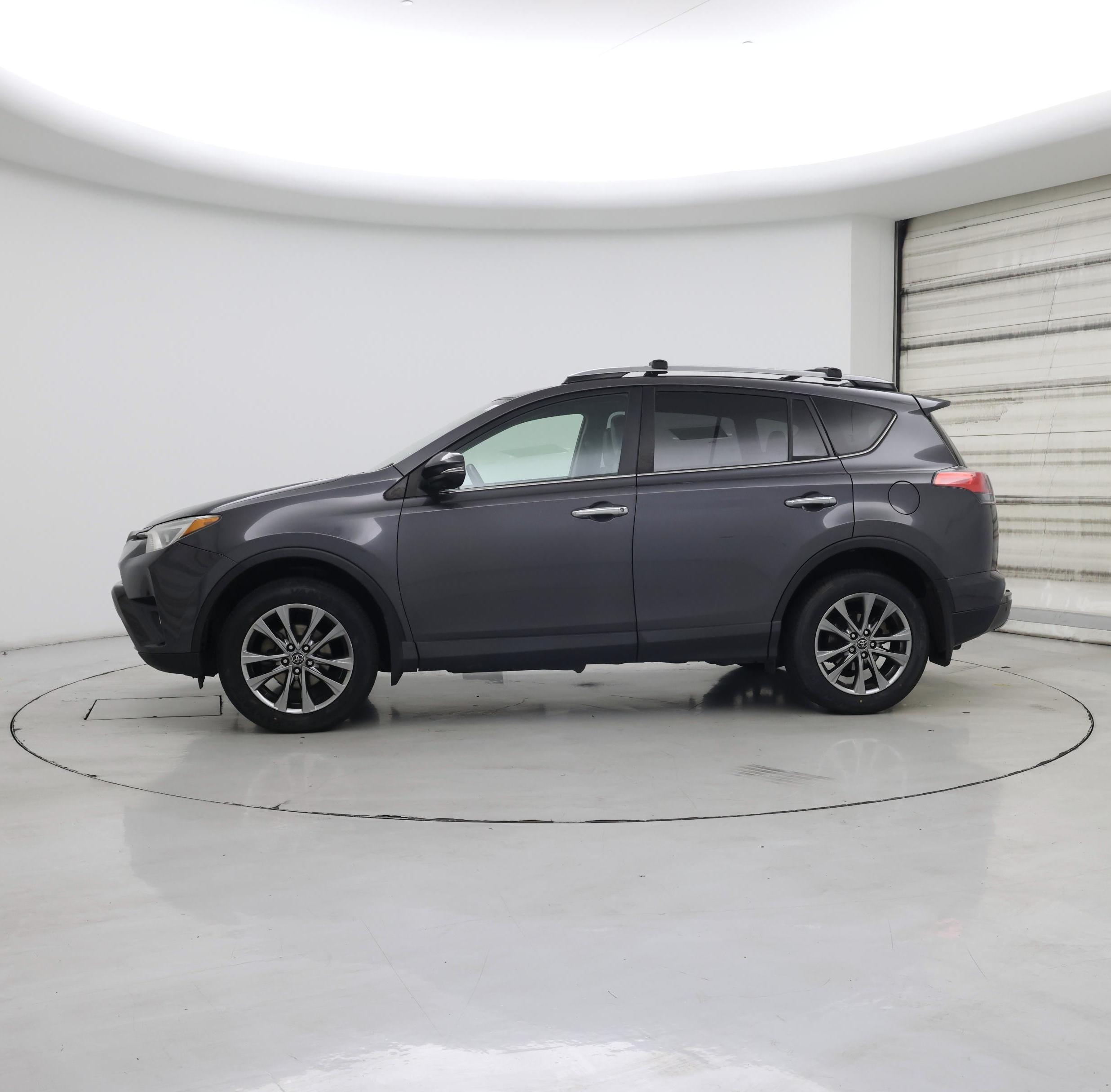 Thumbnail: 2018 Toyota RAV4 - 3