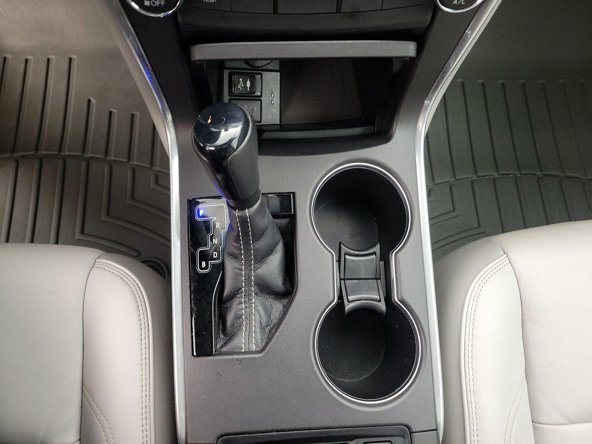 Thumbnail: 2015 Toyota Camry - 15