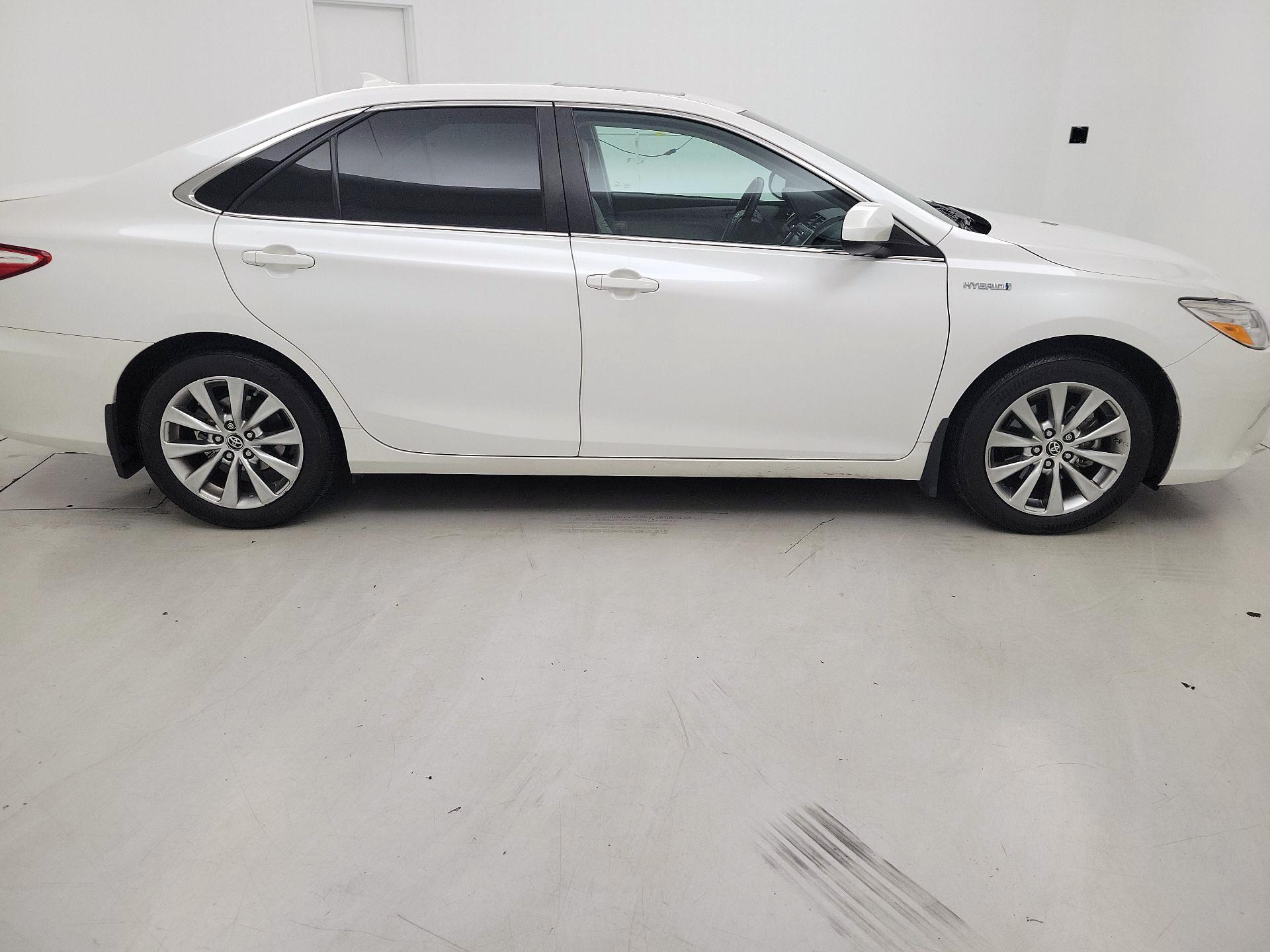 Thumbnail: 2015 Toyota Camry - 4