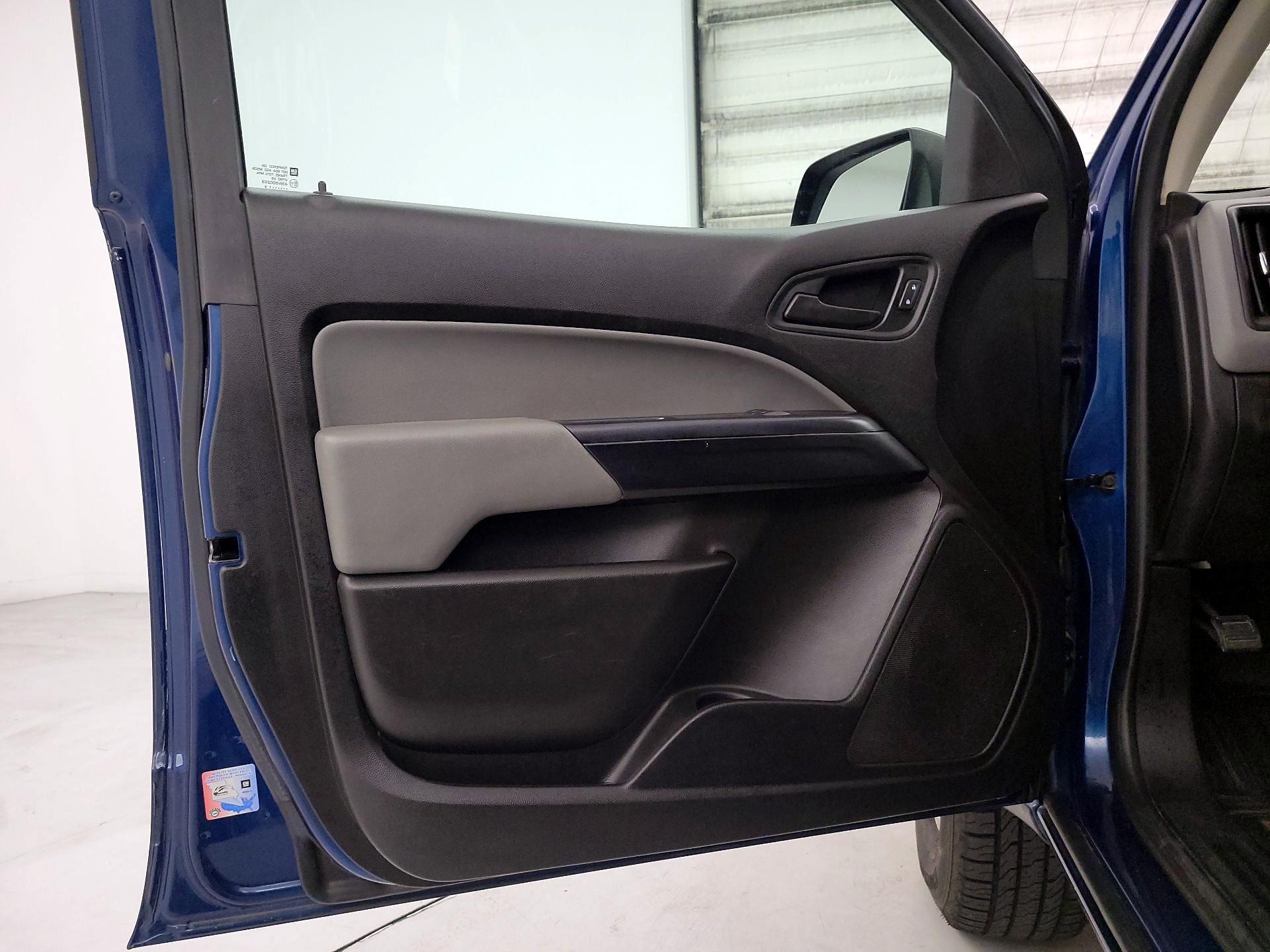 Thumbnail: 2019 Chevrolet Colorado - 12
