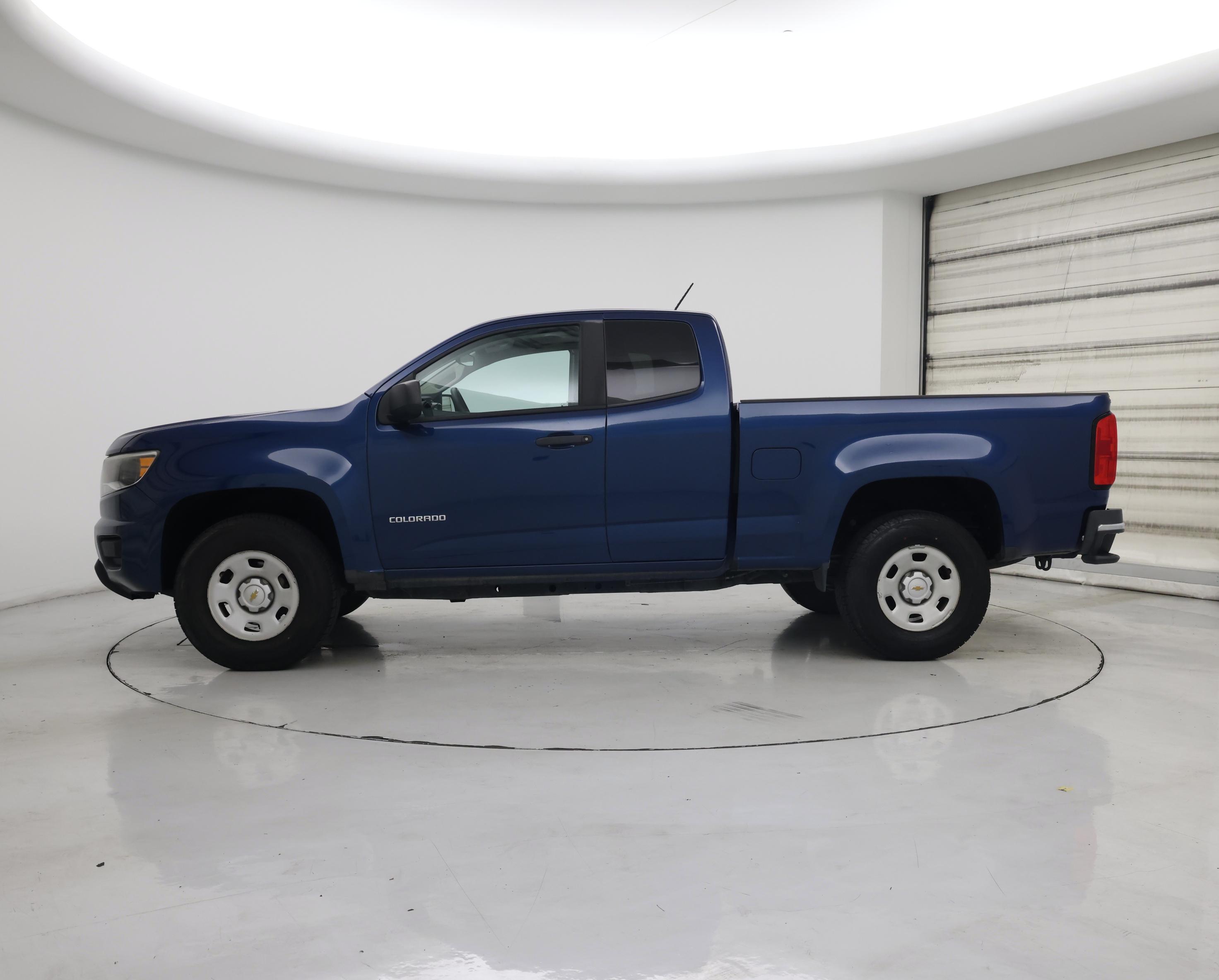Thumbnail: 2019 Chevrolet Colorado - 3