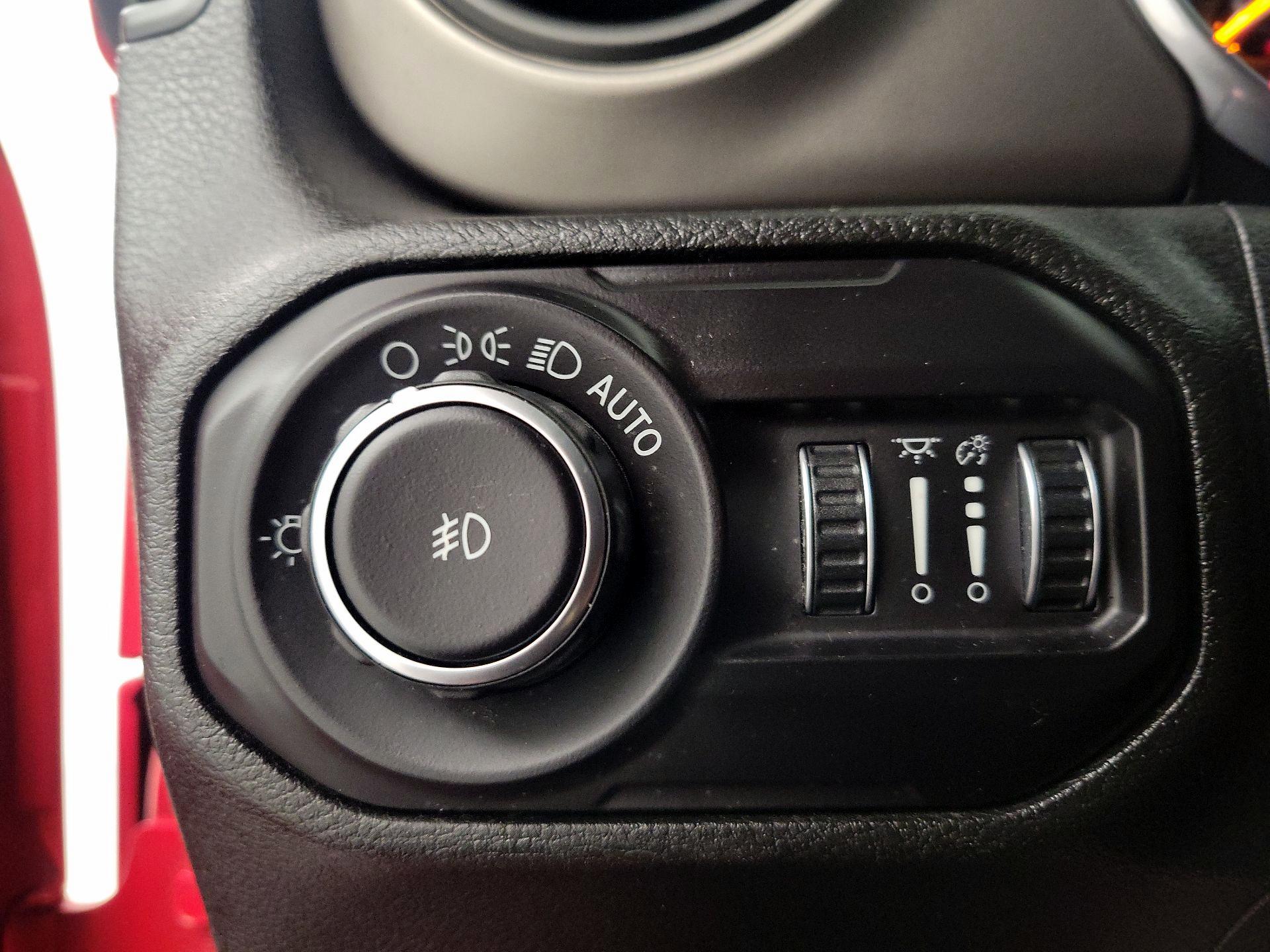 Thumbnail: 2018 Jeep Wrangler - 11