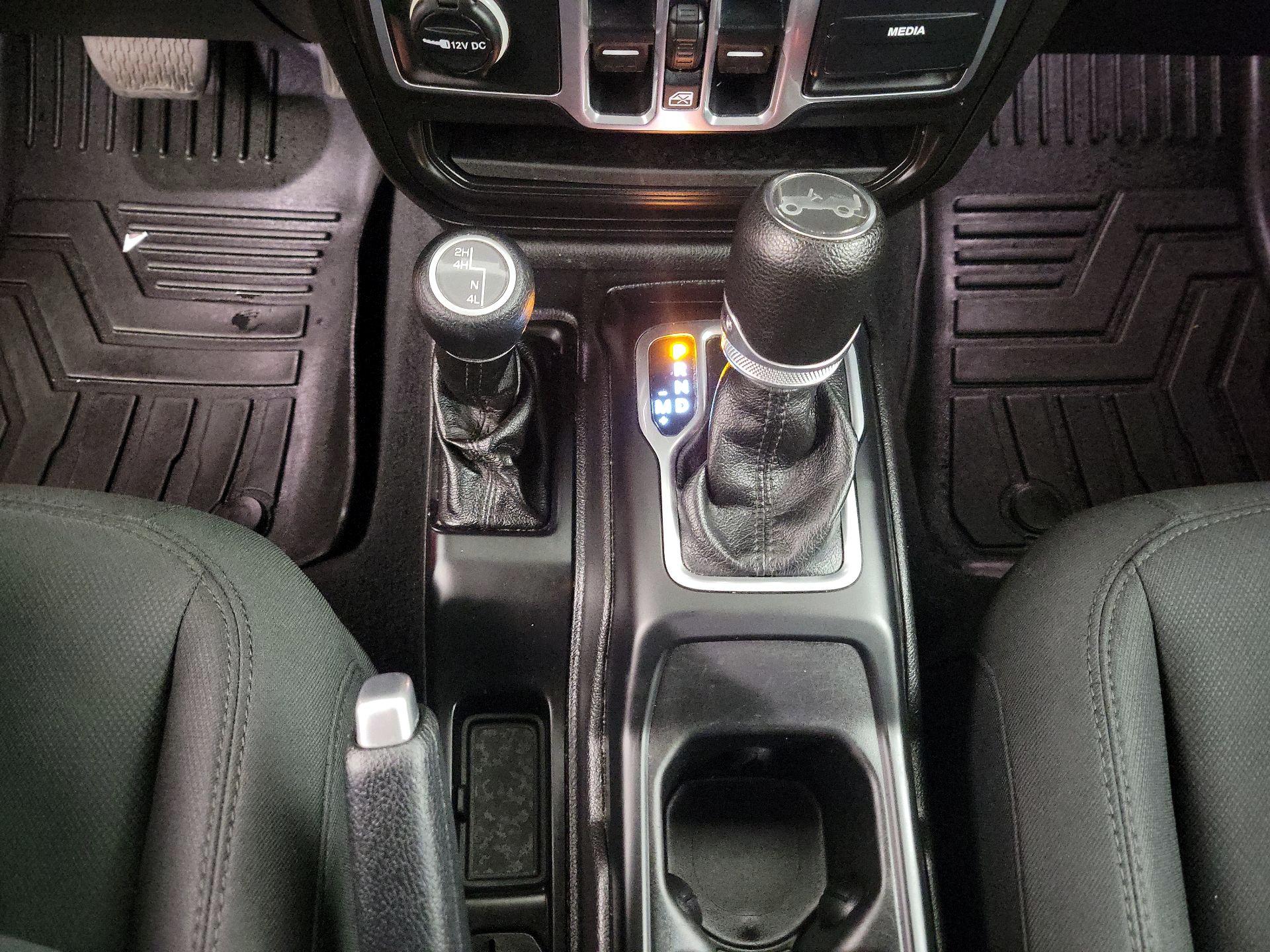Thumbnail: 2018 Jeep Wrangler - 15