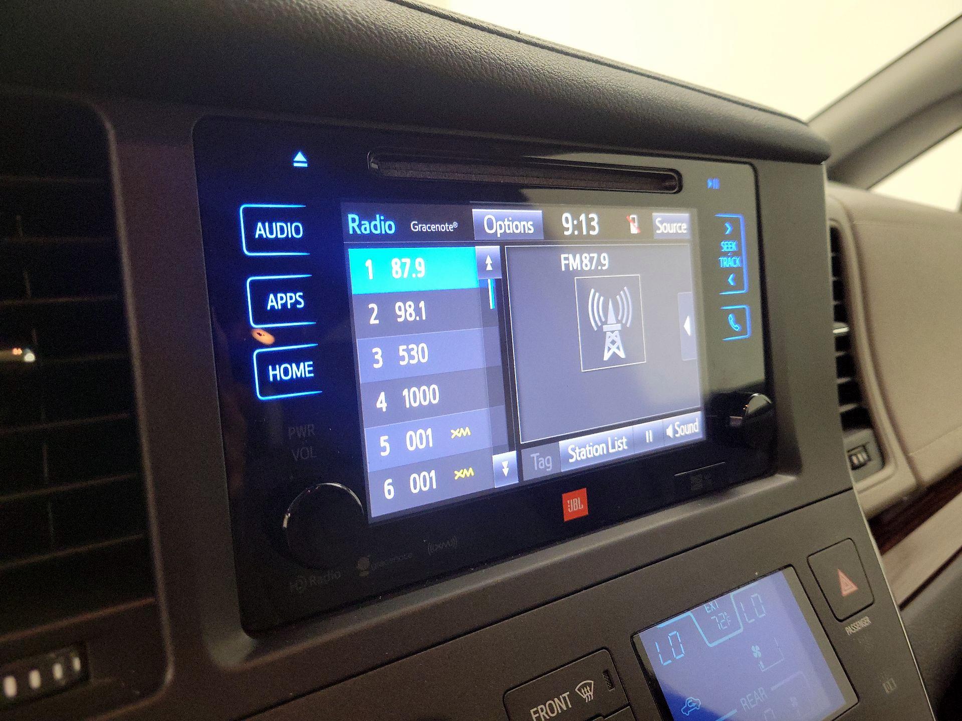 Thumbnail: 2017 Toyota Sienna - 16