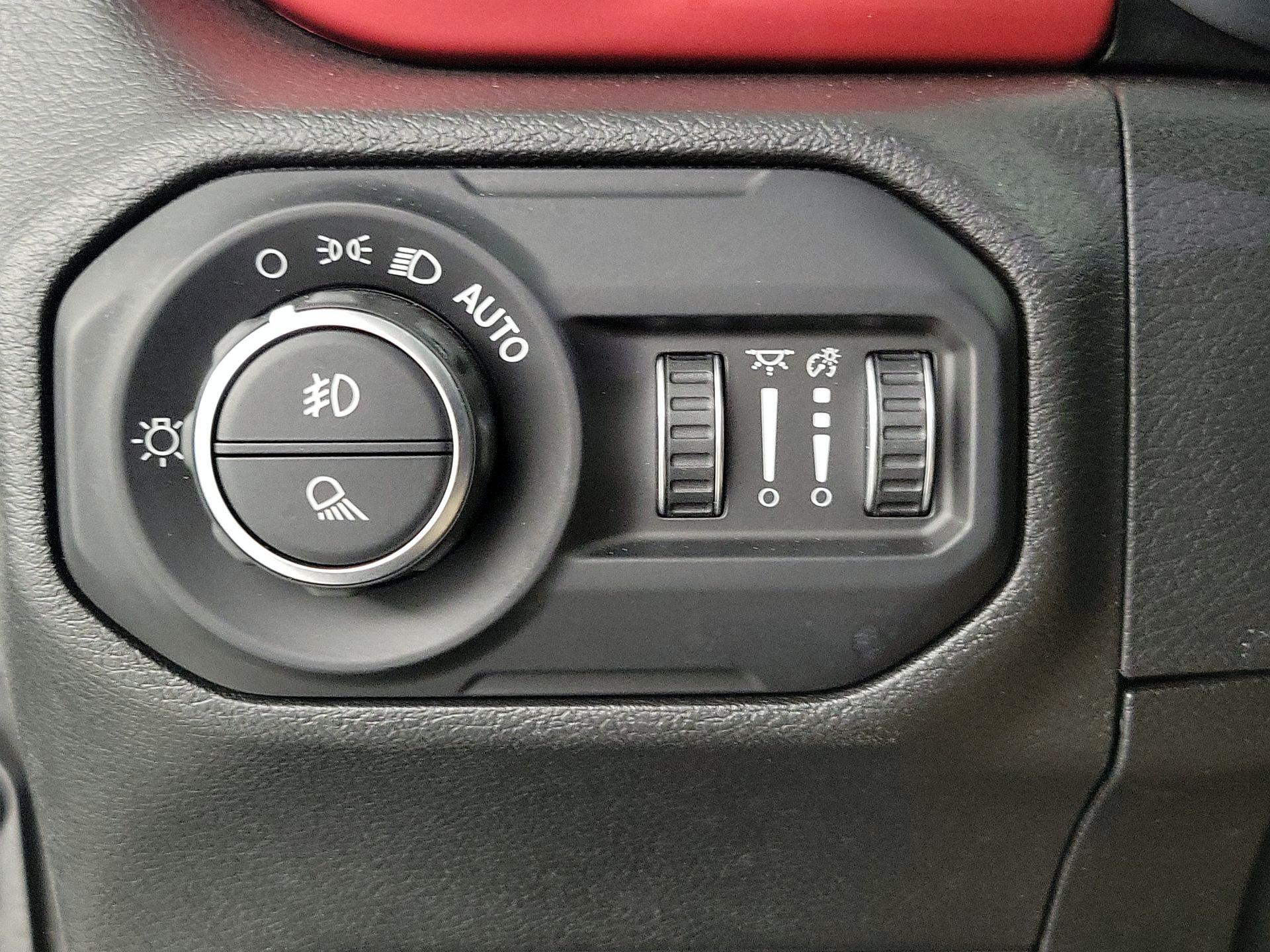 Thumbnail: 2021 Jeep Gladiator - 13