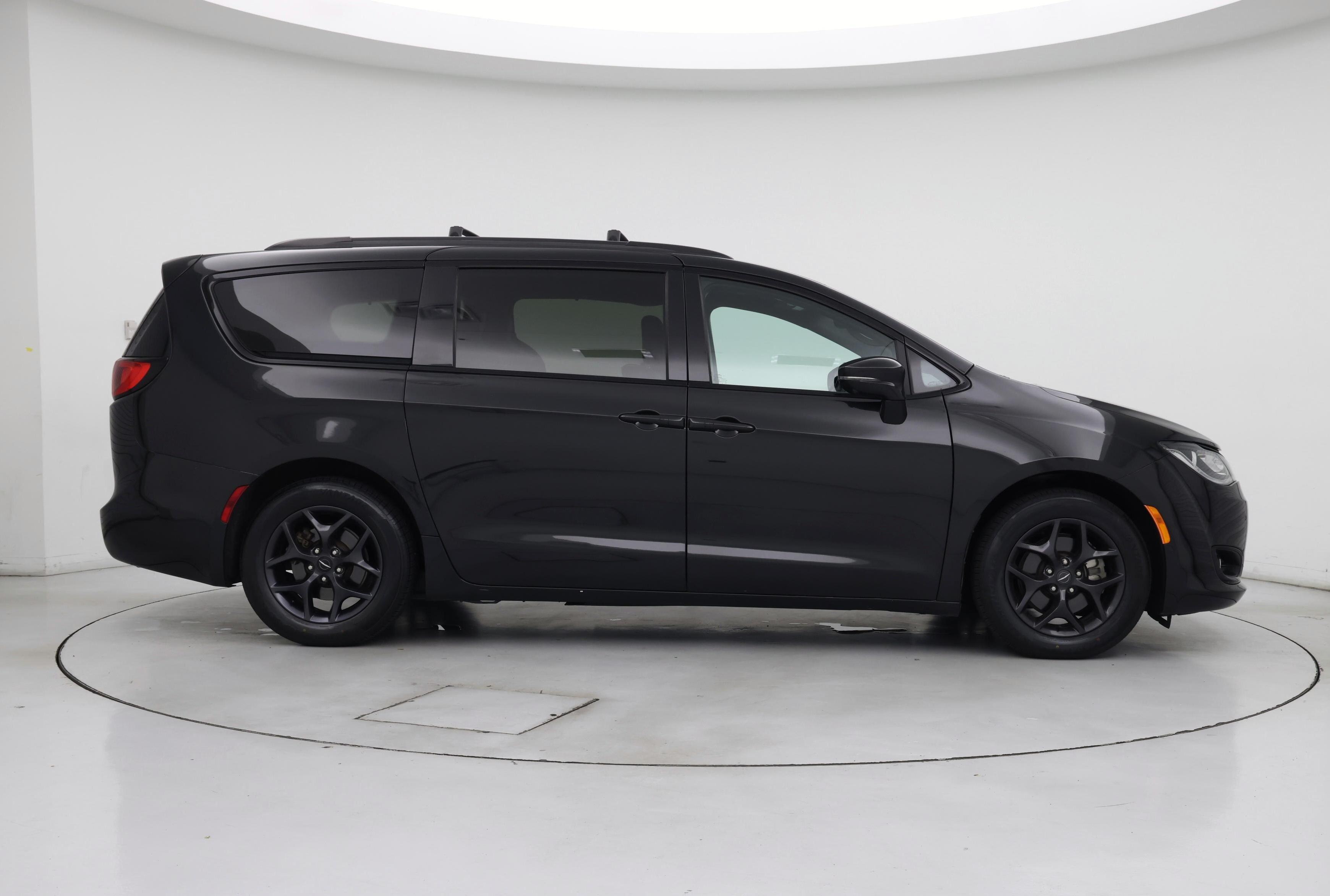 Thumbnail: 2020 Chrysler Pacifica - 7