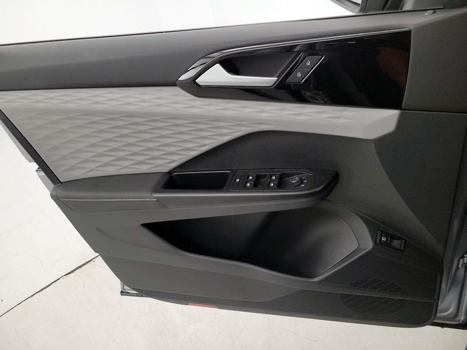Thumbnail: 2024 Volkswagen Taos - 12