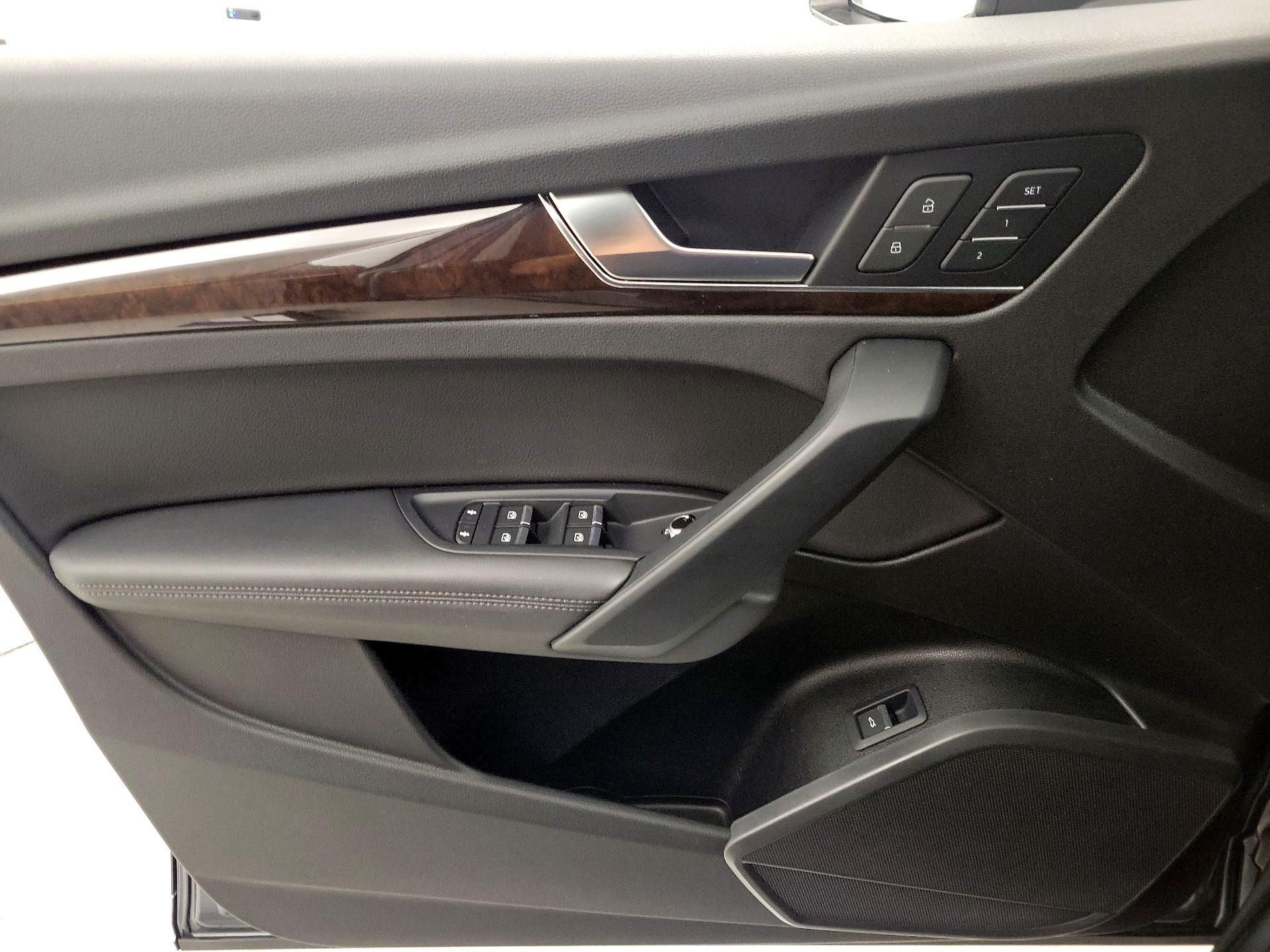Thumbnail: 2019 Audi Q5 - 12