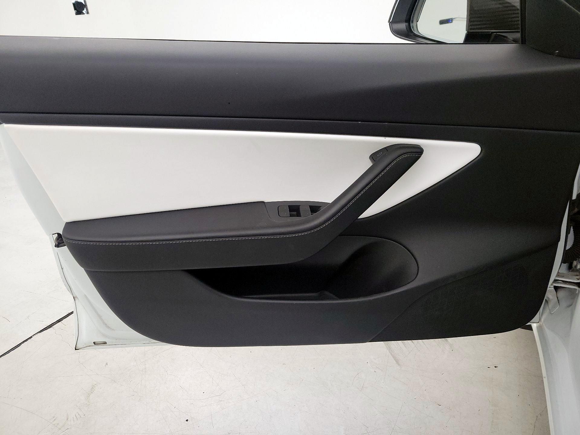 Thumbnail: 2021 Tesla Model 3 - 12