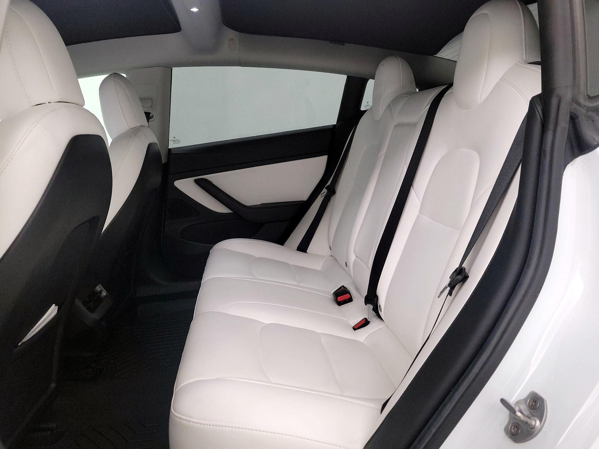 Thumbnail: 2021 Tesla Model 3 - 17