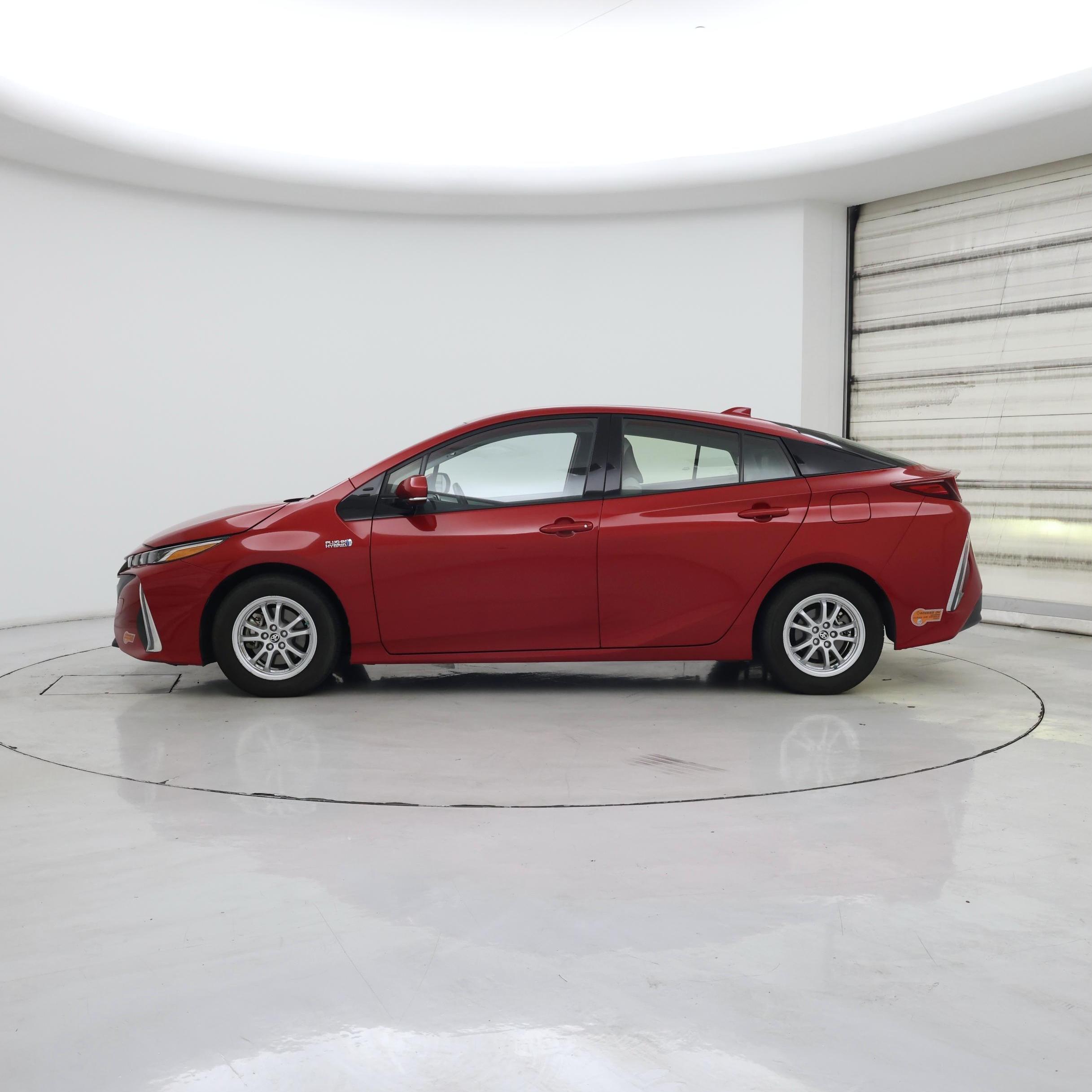 Thumbnail: 2020 Toyota Prius Prime - 3