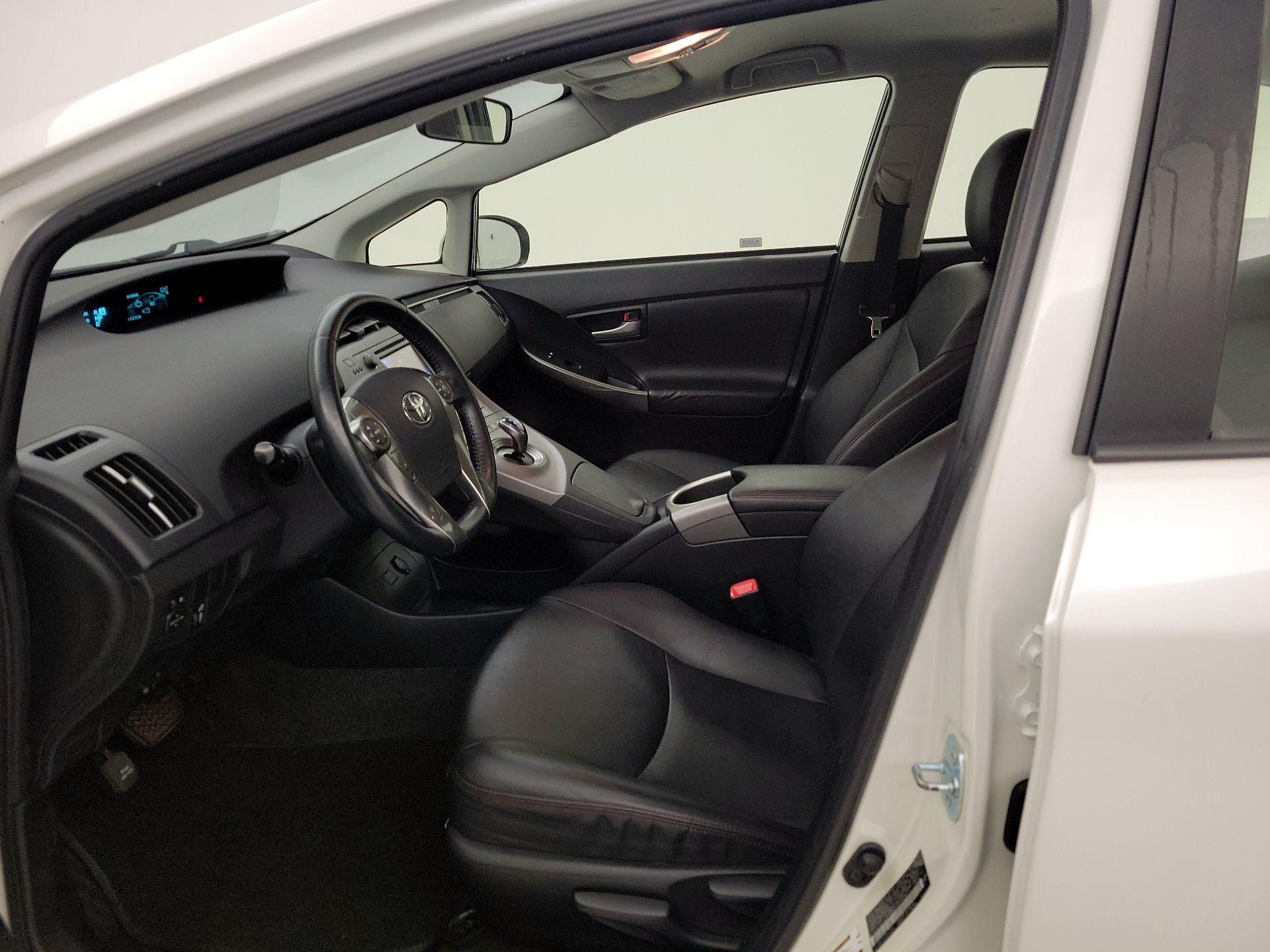 Thumbnail: 2013 Toyota Prius - 9