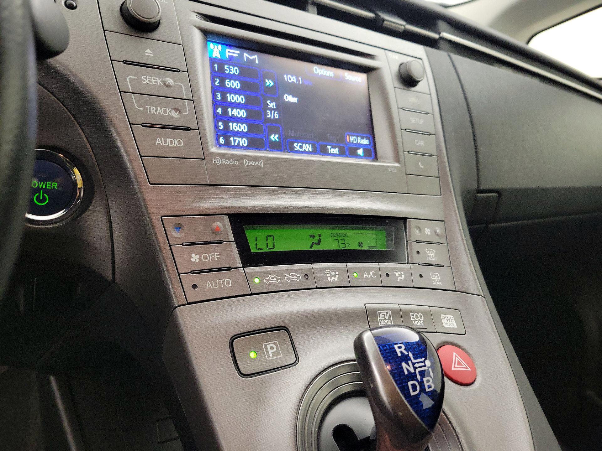 Thumbnail: 2013 Toyota Prius - 14