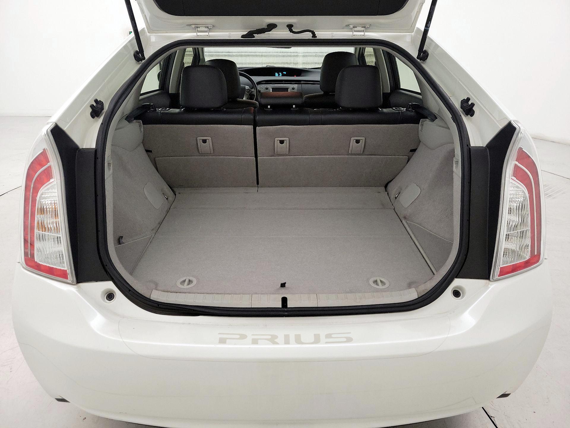 Thumbnail: 2013 Toyota Prius - 18