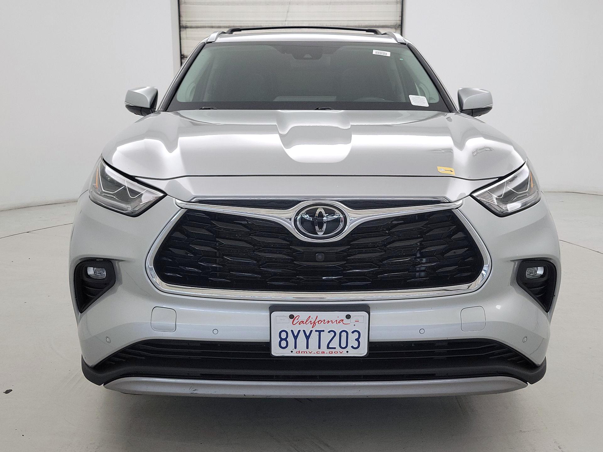 Thumbnail: 2022 Toyota Highlander - 2