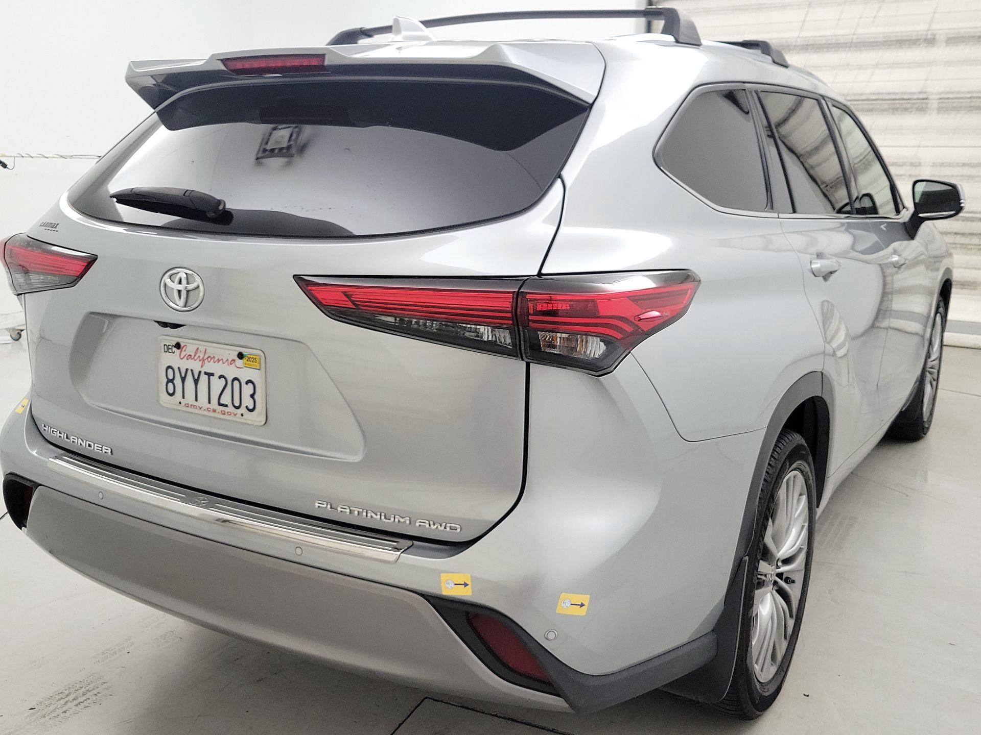 Thumbnail: 2022 Toyota Highlander - 5