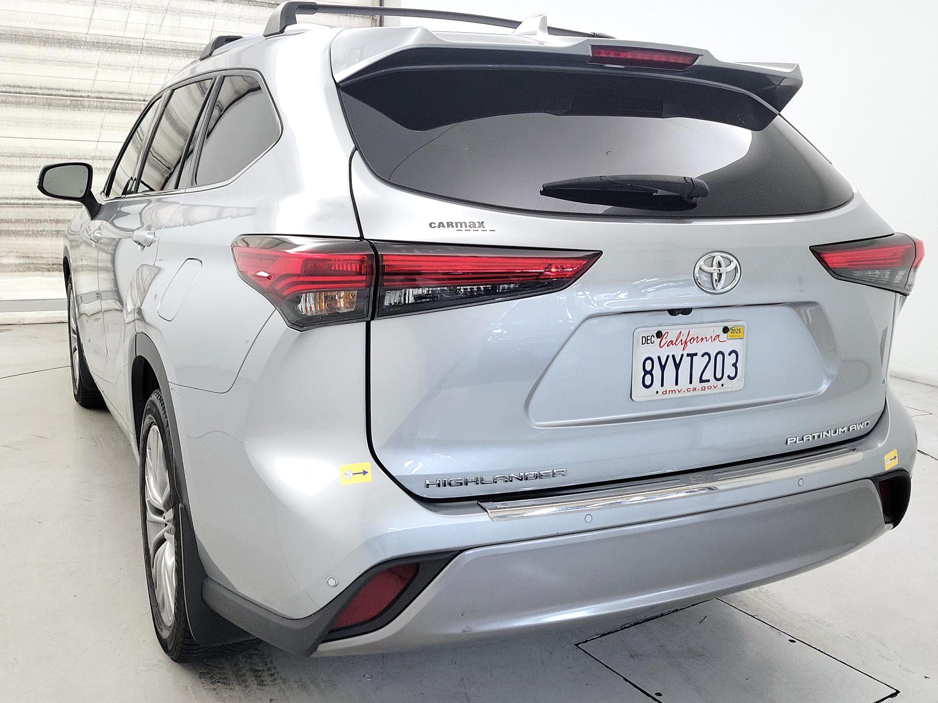 Thumbnail: 2022 Toyota Highlander - 7