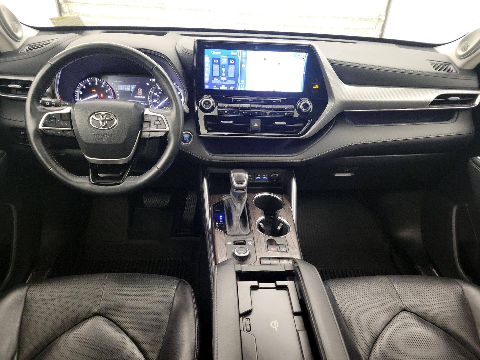 Thumbnail: 2022 Toyota Highlander - 8