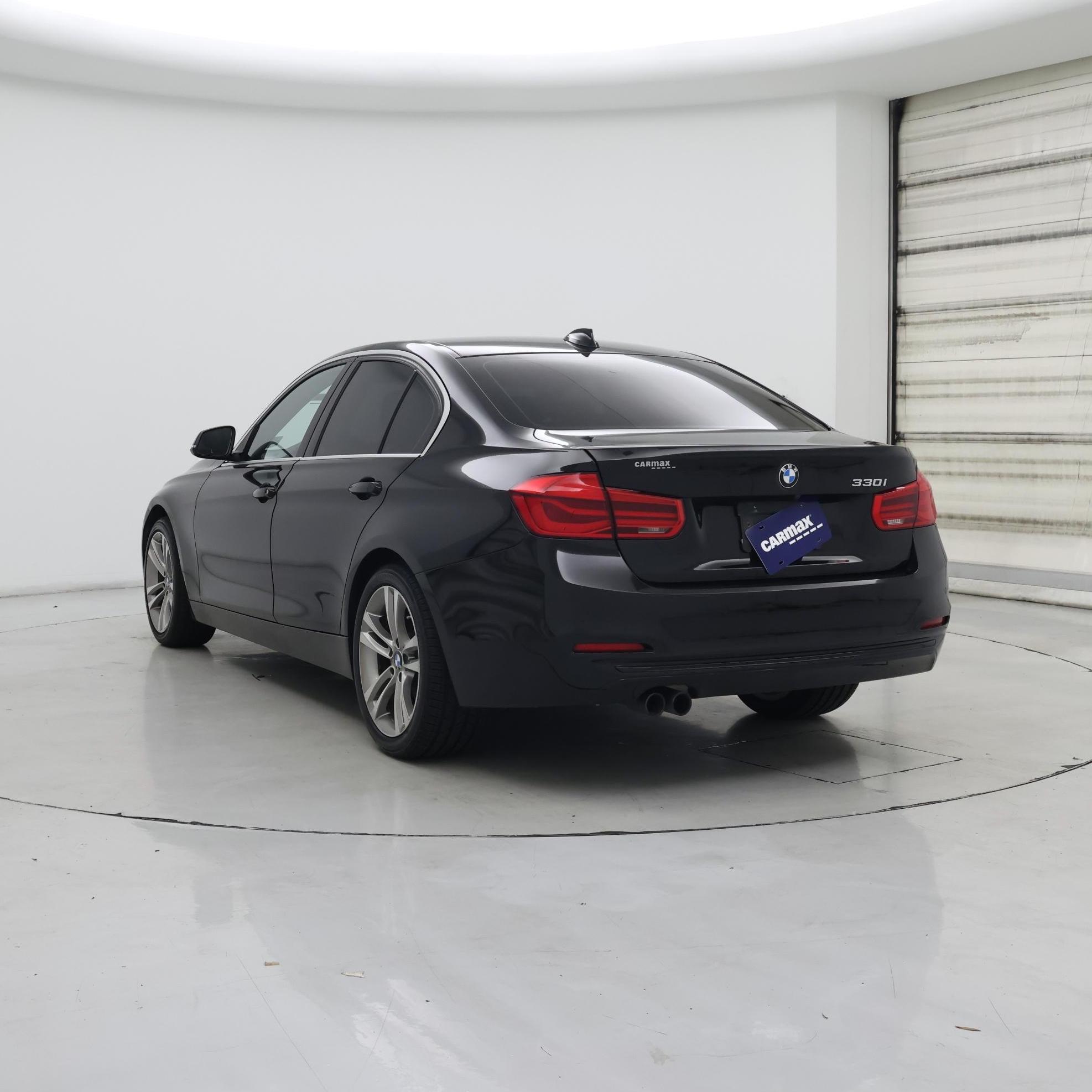Thumbnail: 2017 BMW 3 Series - 2