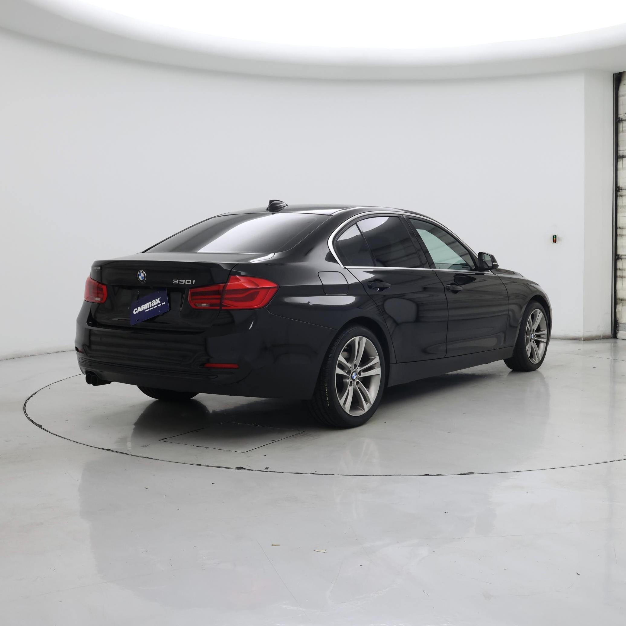 Thumbnail: 2017 BMW 3 Series - 8