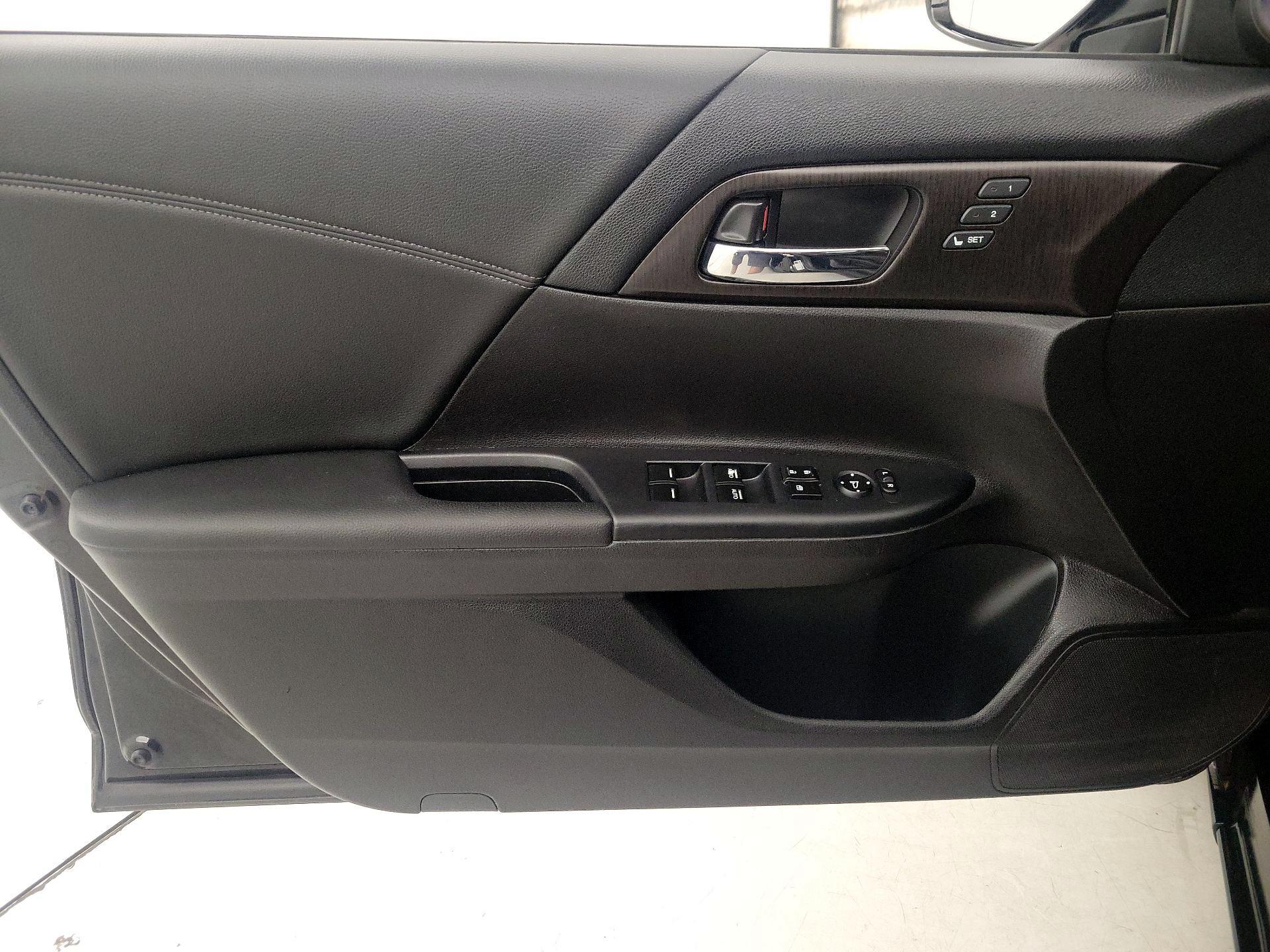 Thumbnail: 2015 Honda Accord - 12