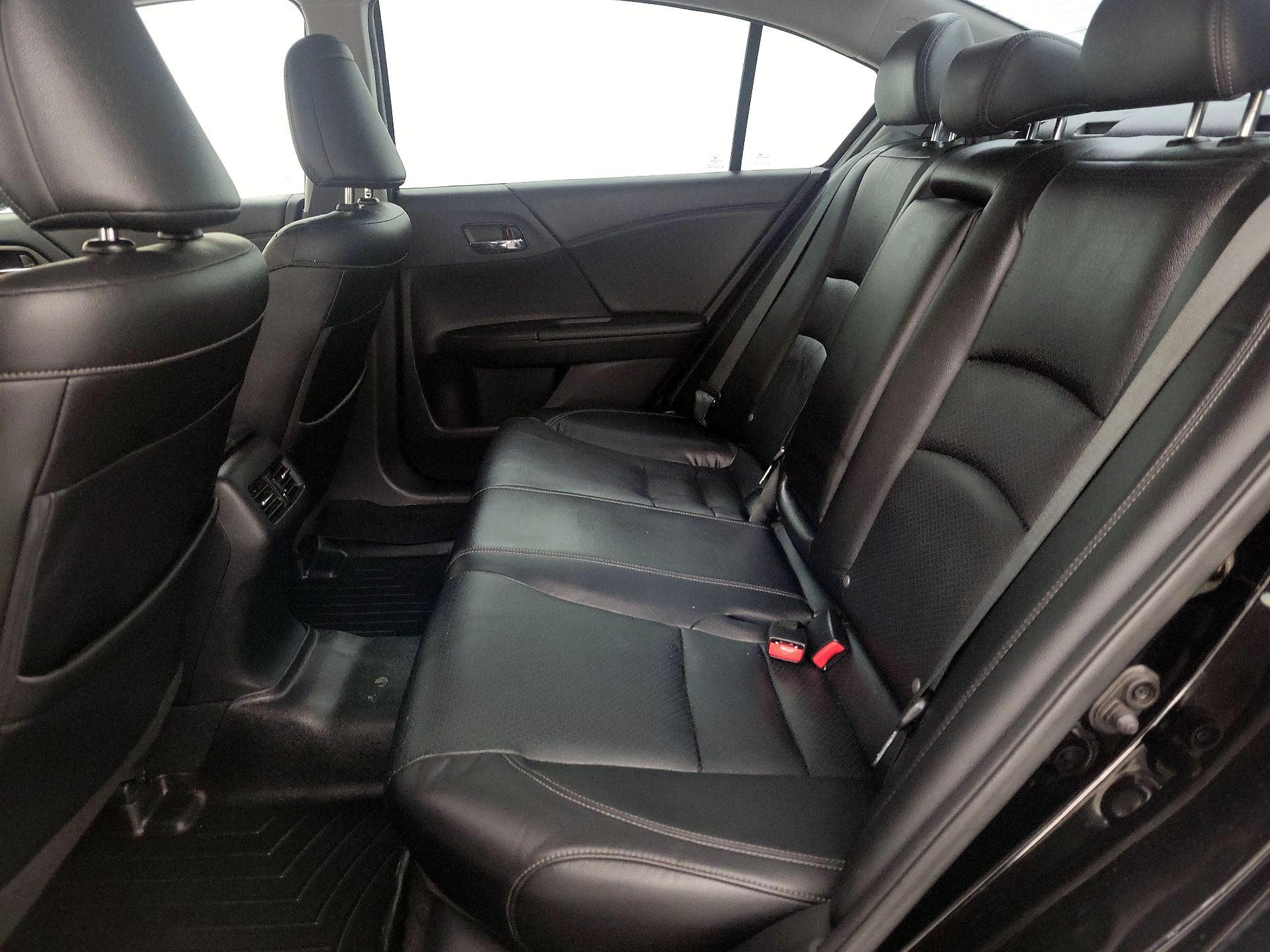 Thumbnail: 2015 Honda Accord - 19