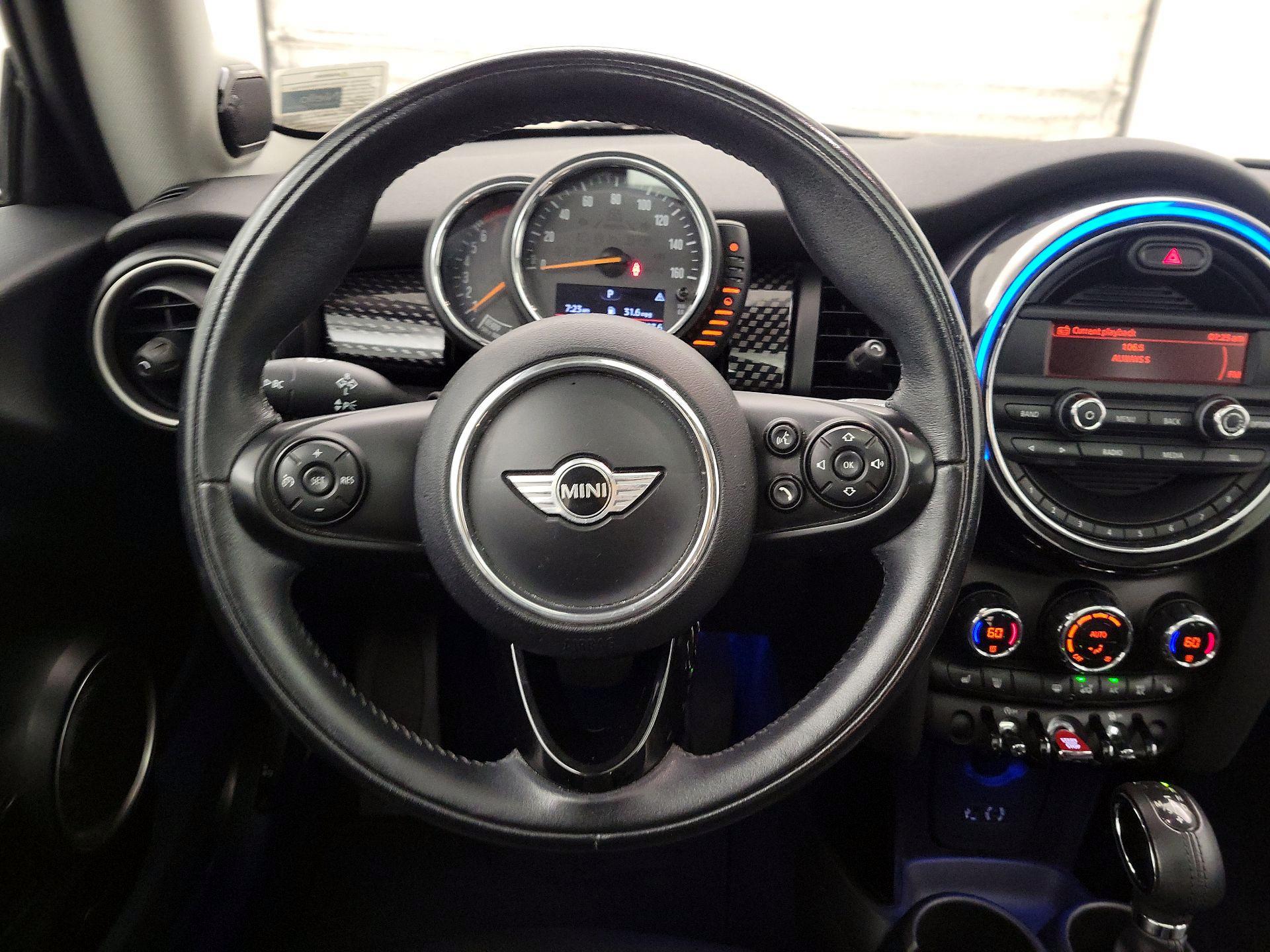 Thumbnail: 2015 MINI Cooper Hardtop - 10