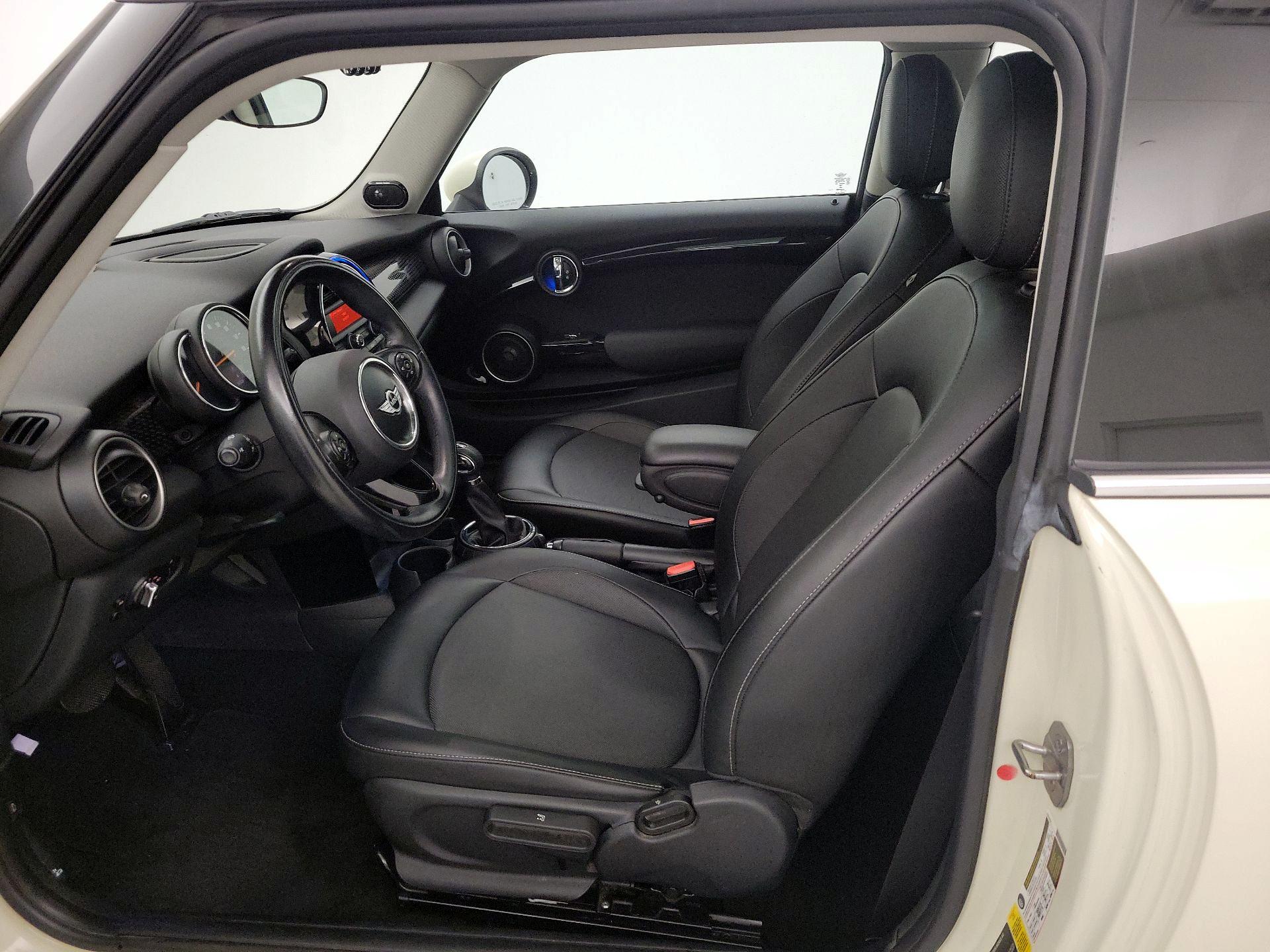 Thumbnail: 2015 MINI Cooper Hardtop - 11