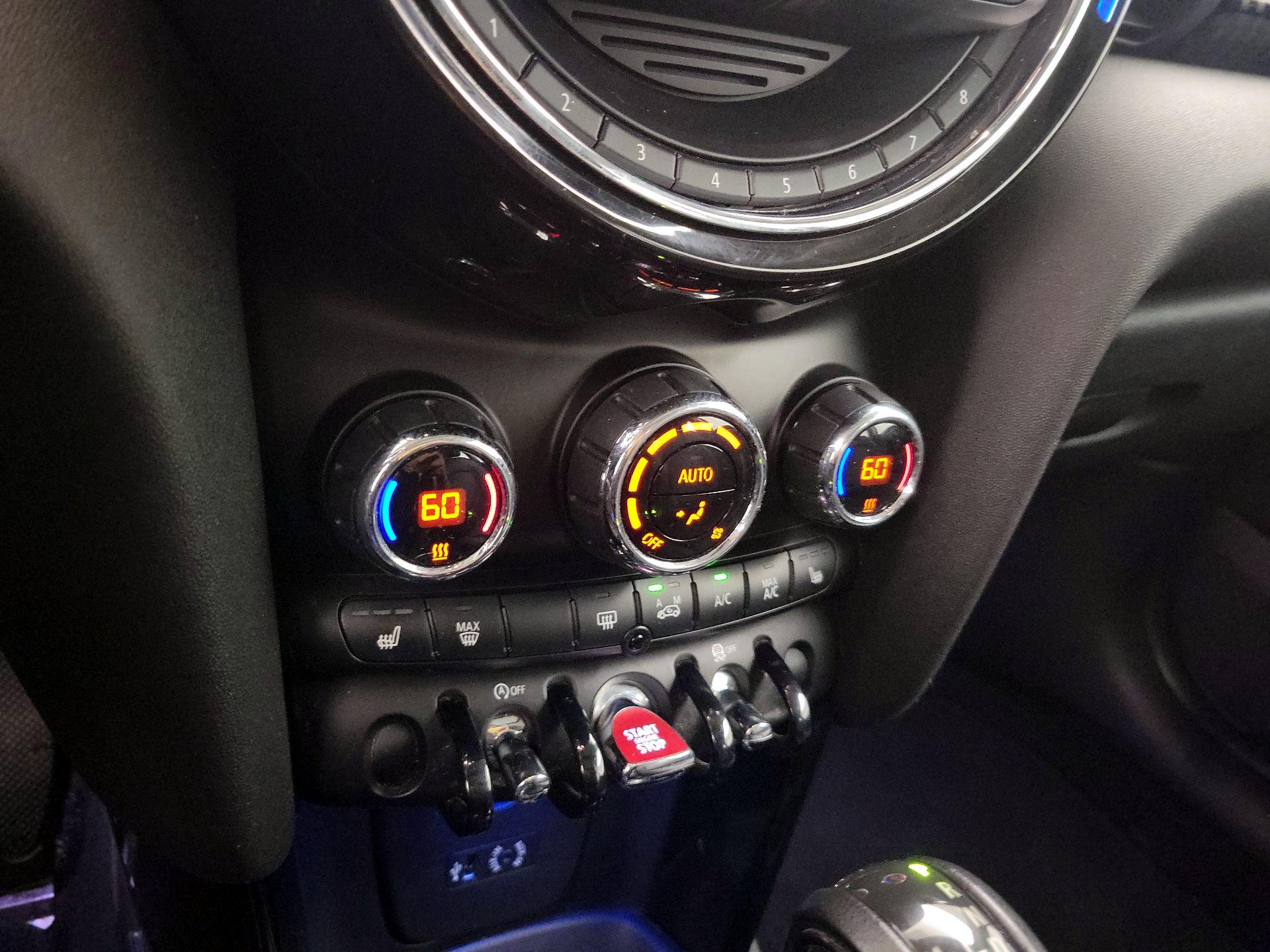 Thumbnail: 2015 MINI Cooper Hardtop - 15