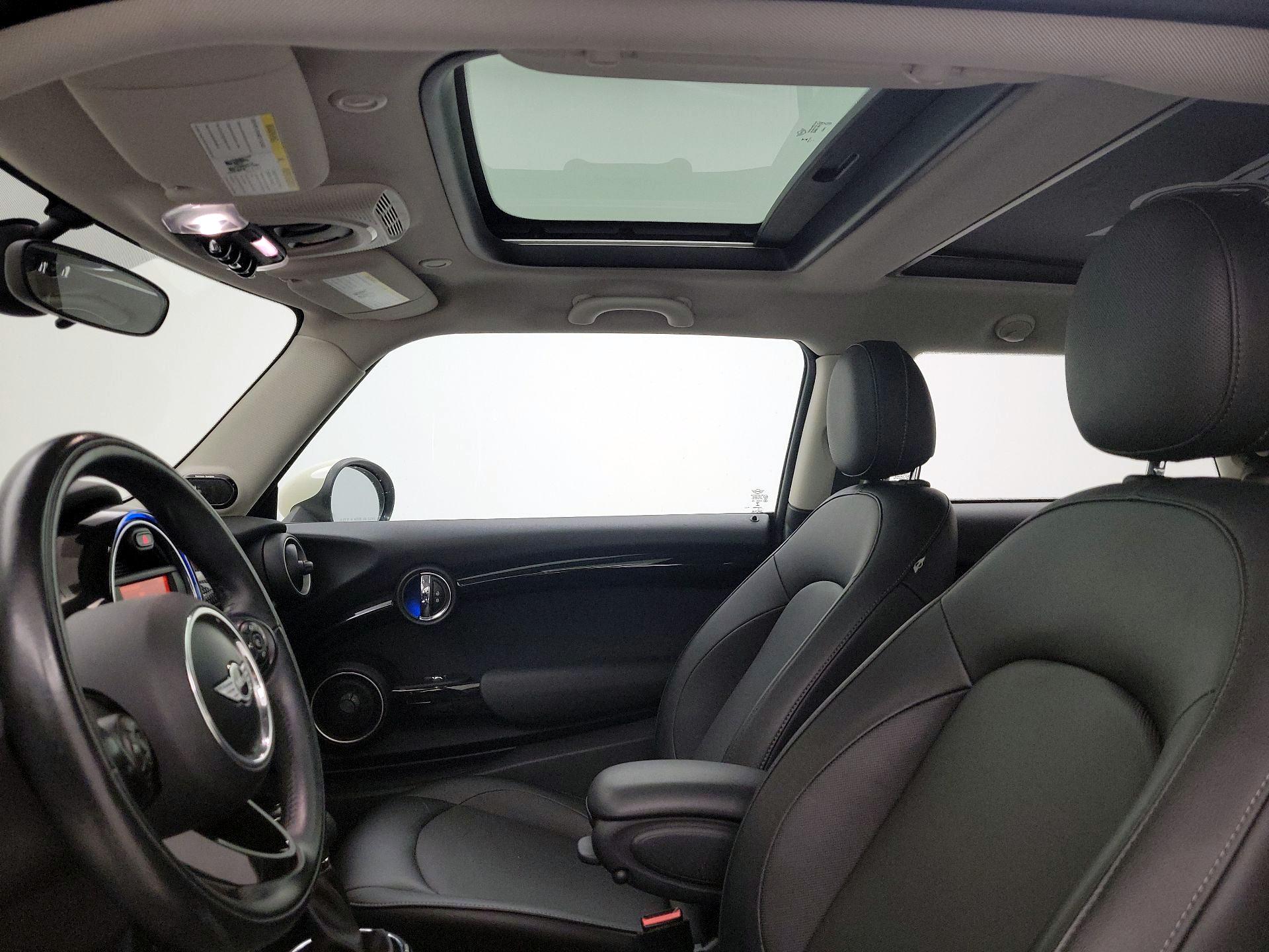 Thumbnail: 2015 MINI Cooper Hardtop - 18