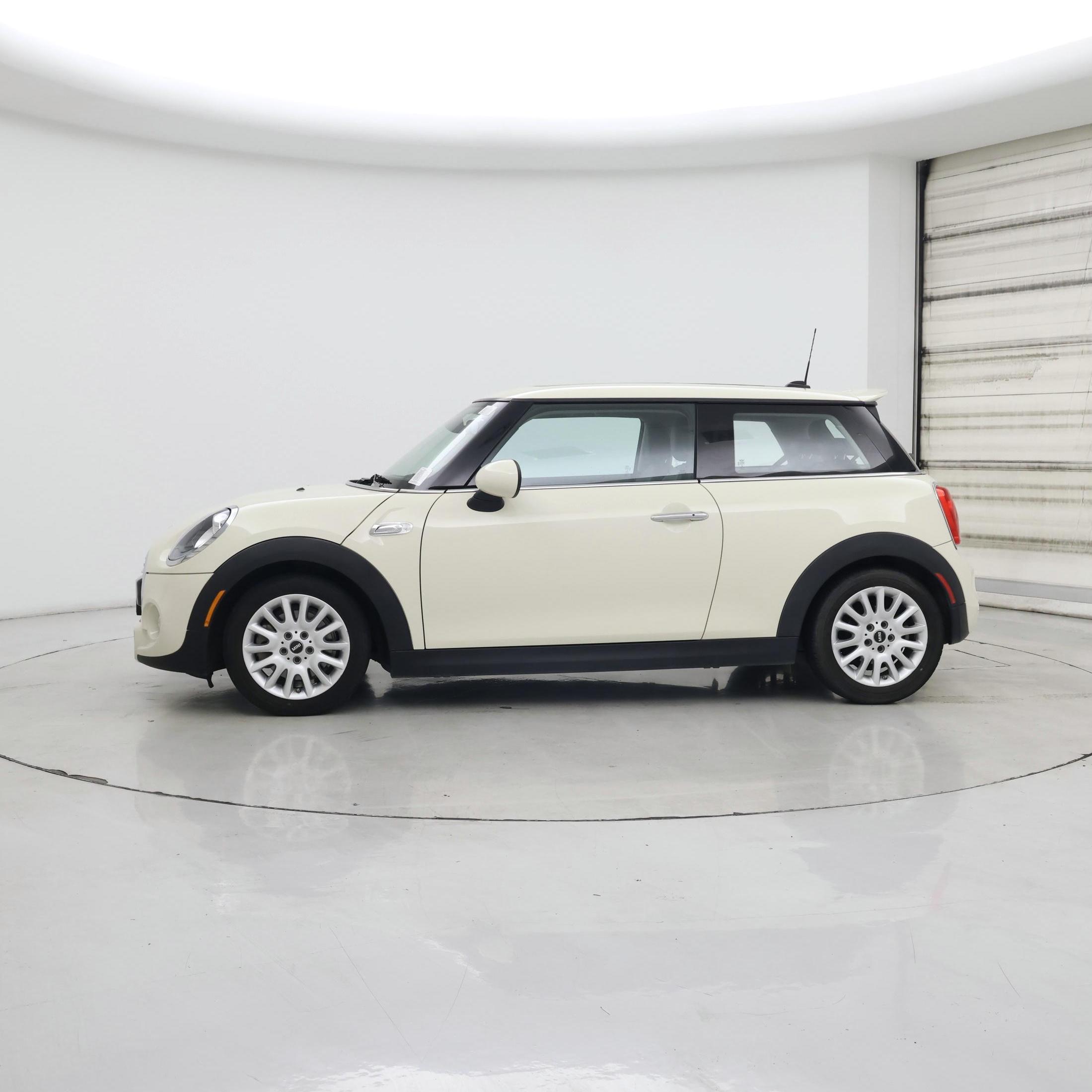 Thumbnail: 2015 MINI Cooper Hardtop - 3
