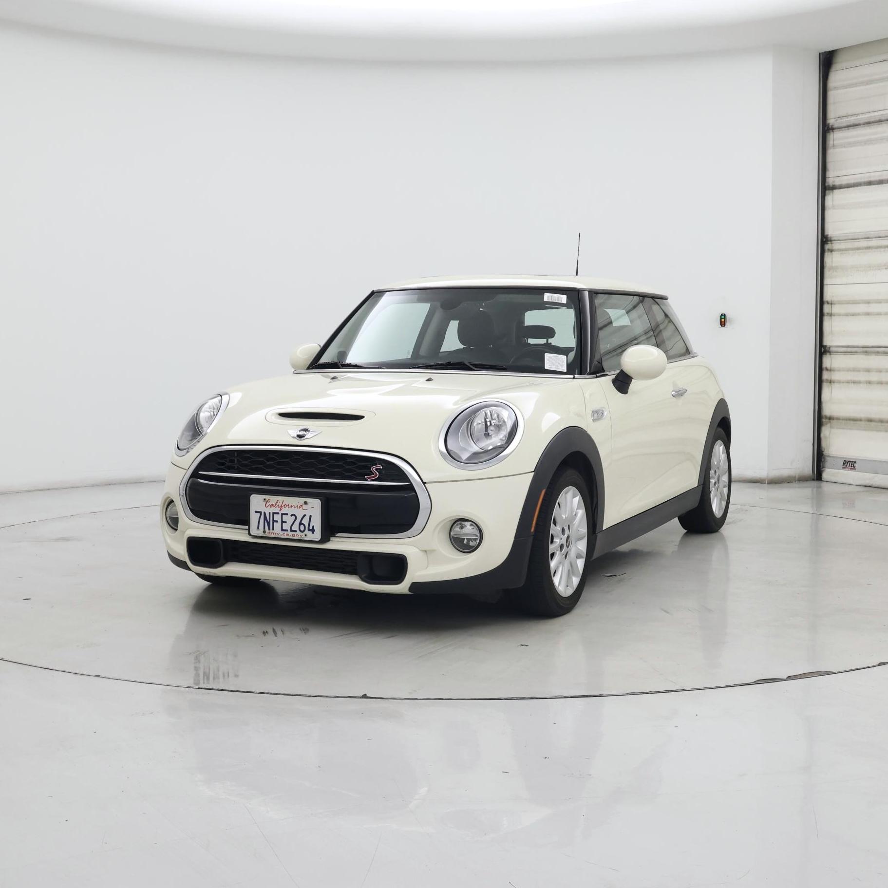 Thumbnail: 2015 MINI Cooper Hardtop - 4