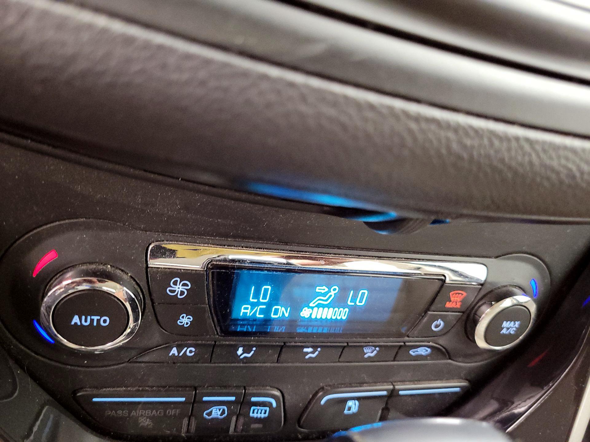 Thumbnail: 2015 Ford C-Max - 15