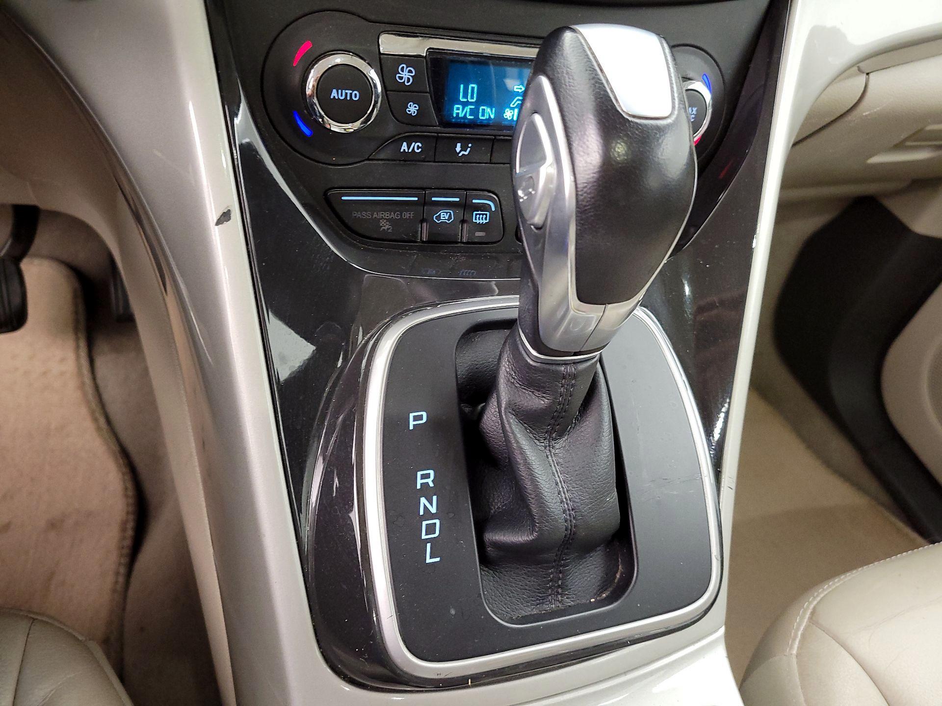 Thumbnail: 2015 Ford C-Max - 16