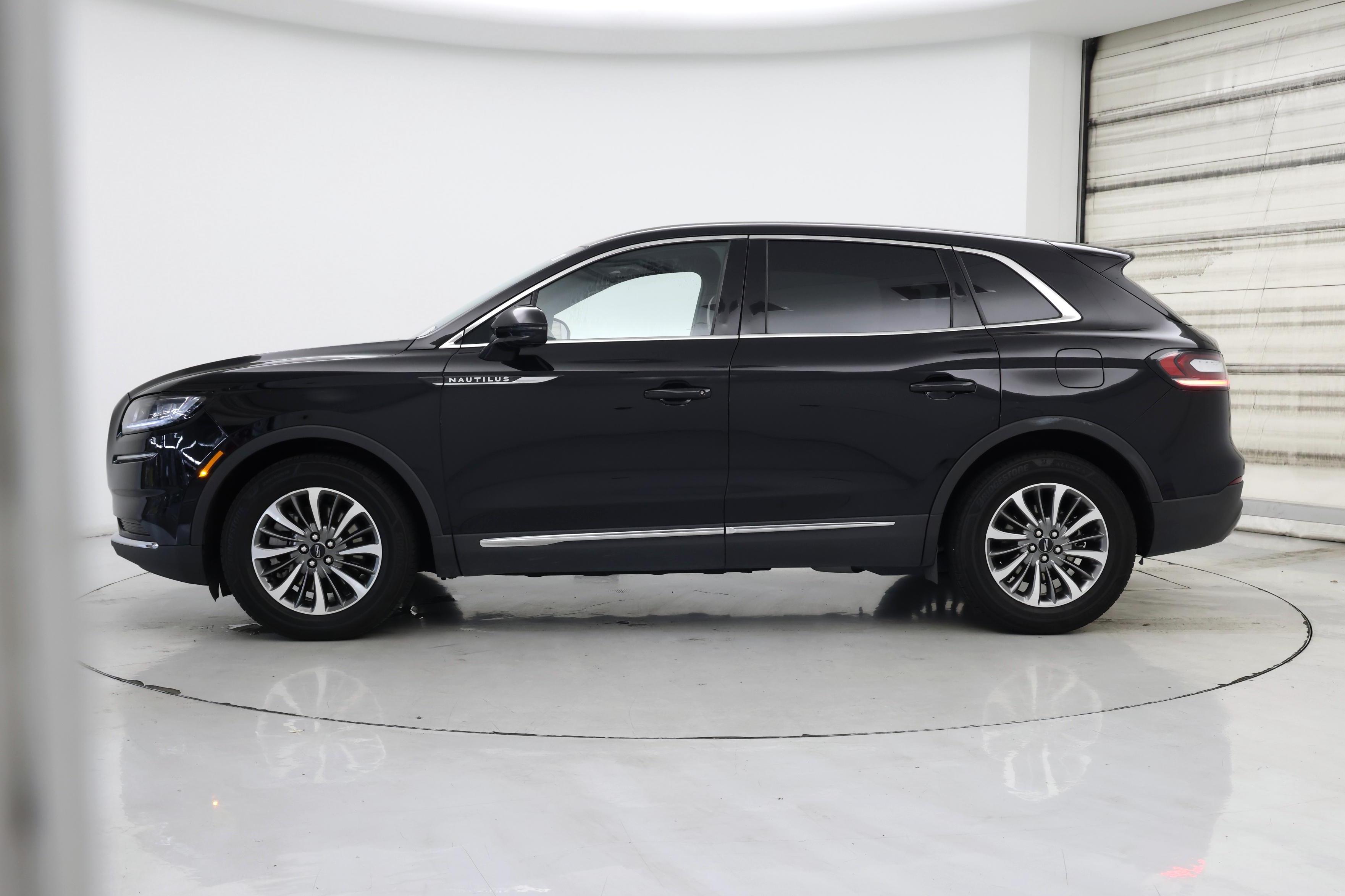 Thumbnail: 2021 Lincoln Nautilus - 3