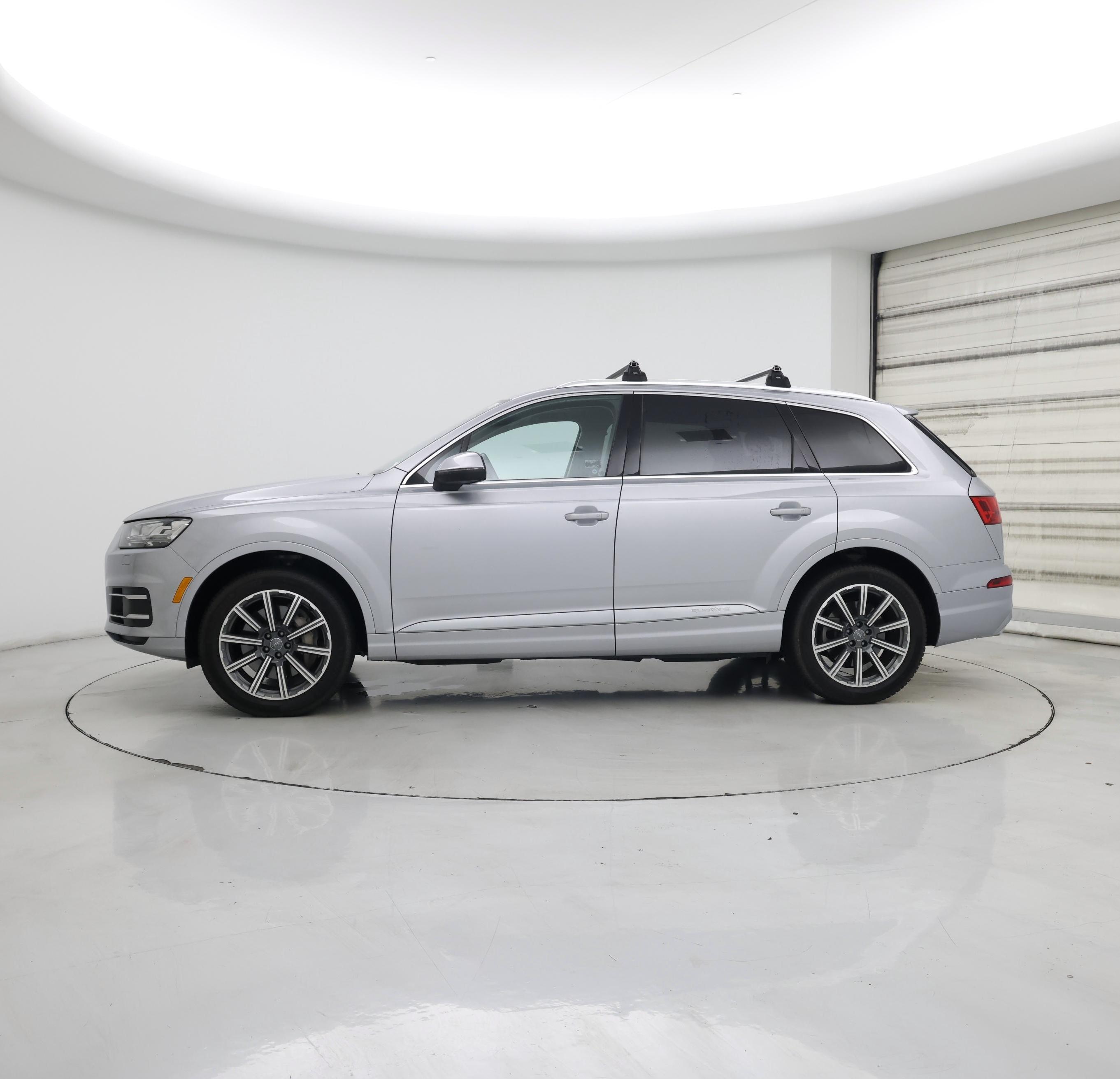 Thumbnail: 2019 Audi Q7 - 3