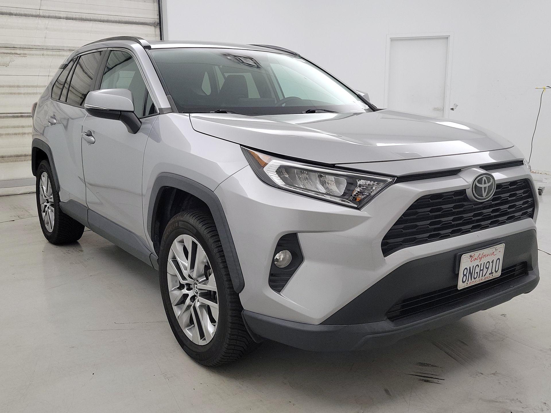 Thumbnail: 2019 Toyota RAV4 - 1