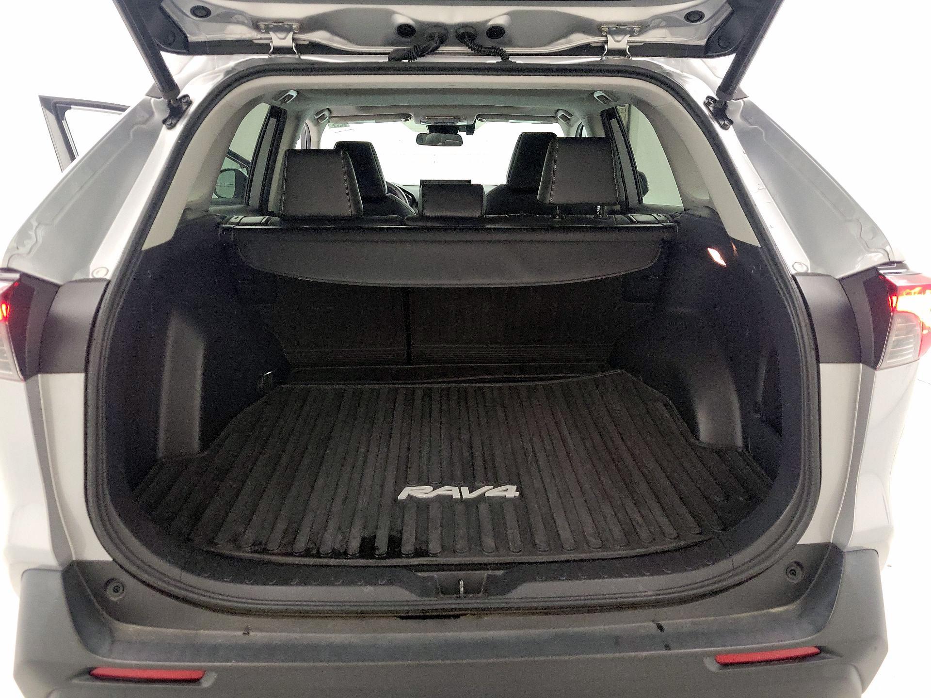 Thumbnail: 2019 Toyota RAV4 - 19