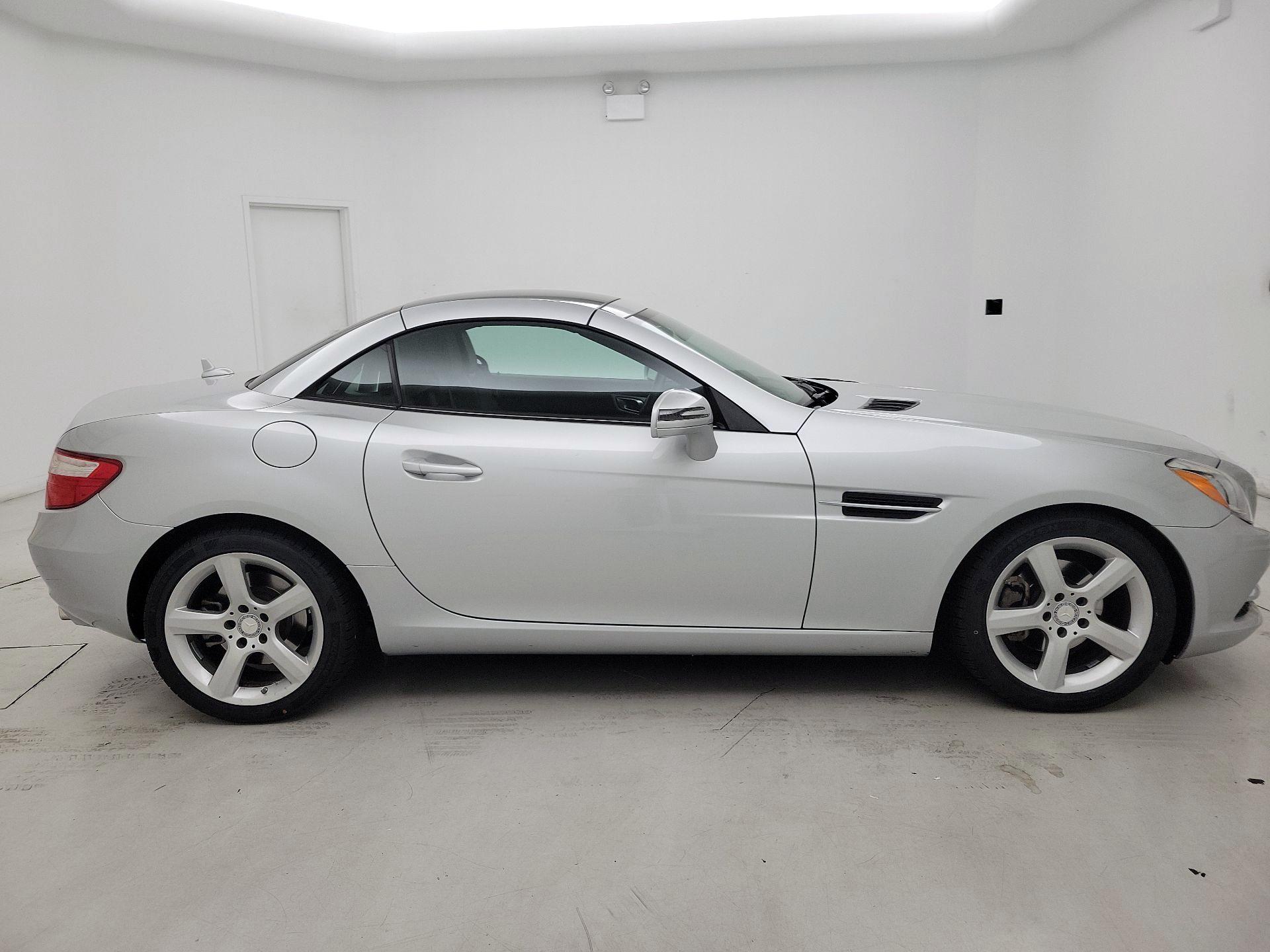 Thumbnail: 2014 Mercedes-Benz SLK - 4