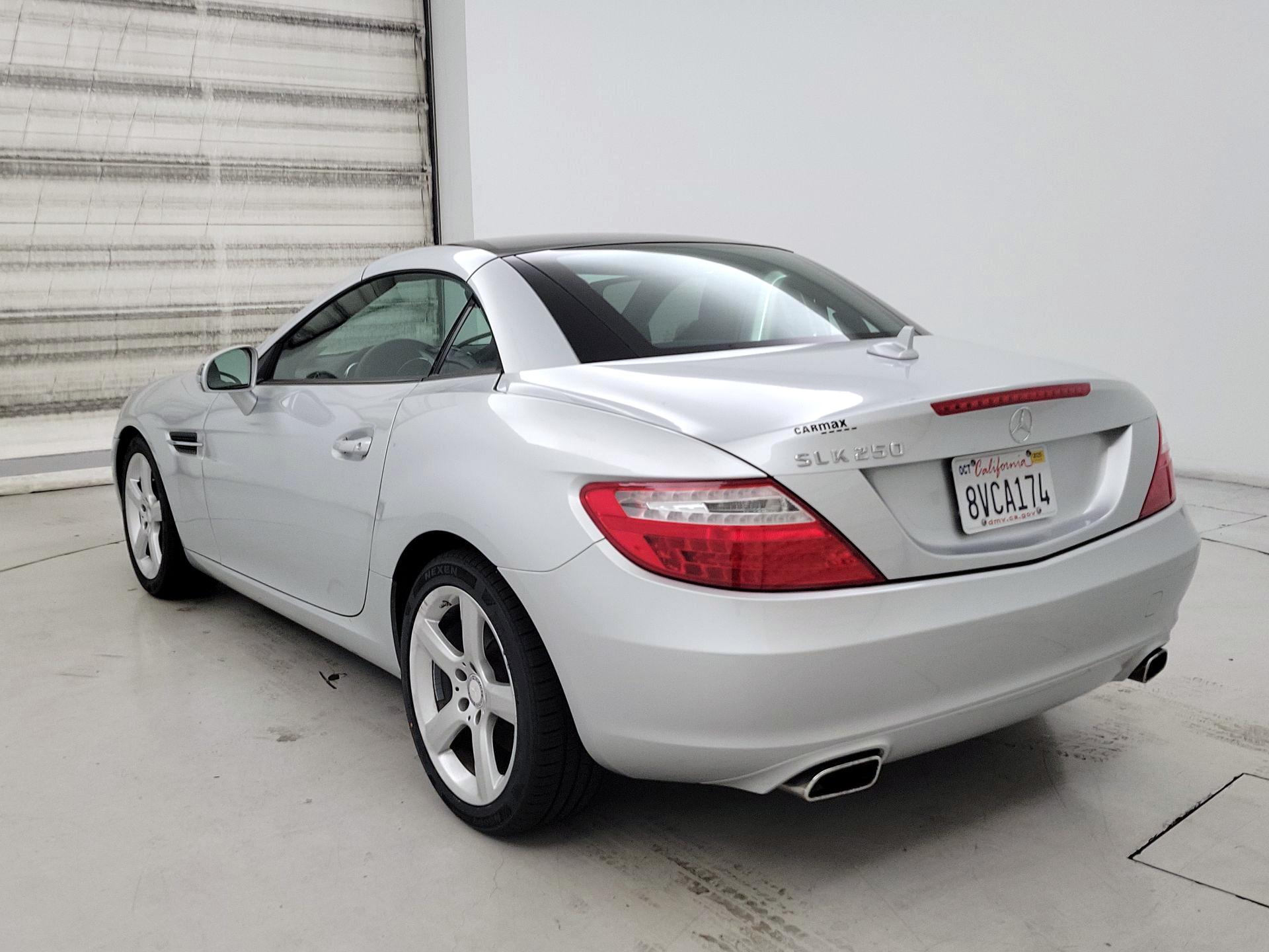 Thumbnail: 2014 Mercedes-Benz SLK - 7