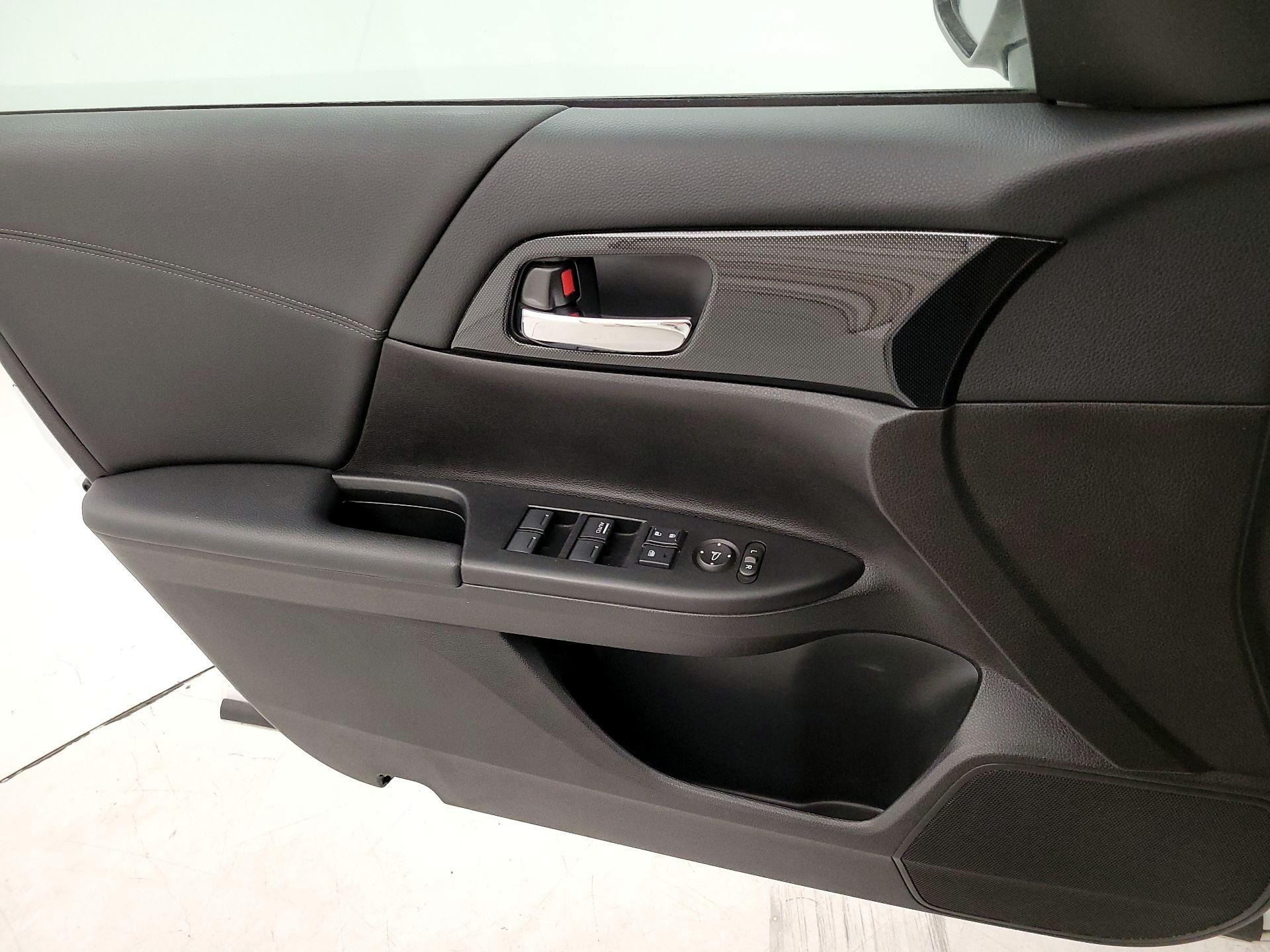 Thumbnail: 2015 Honda Accord - 12